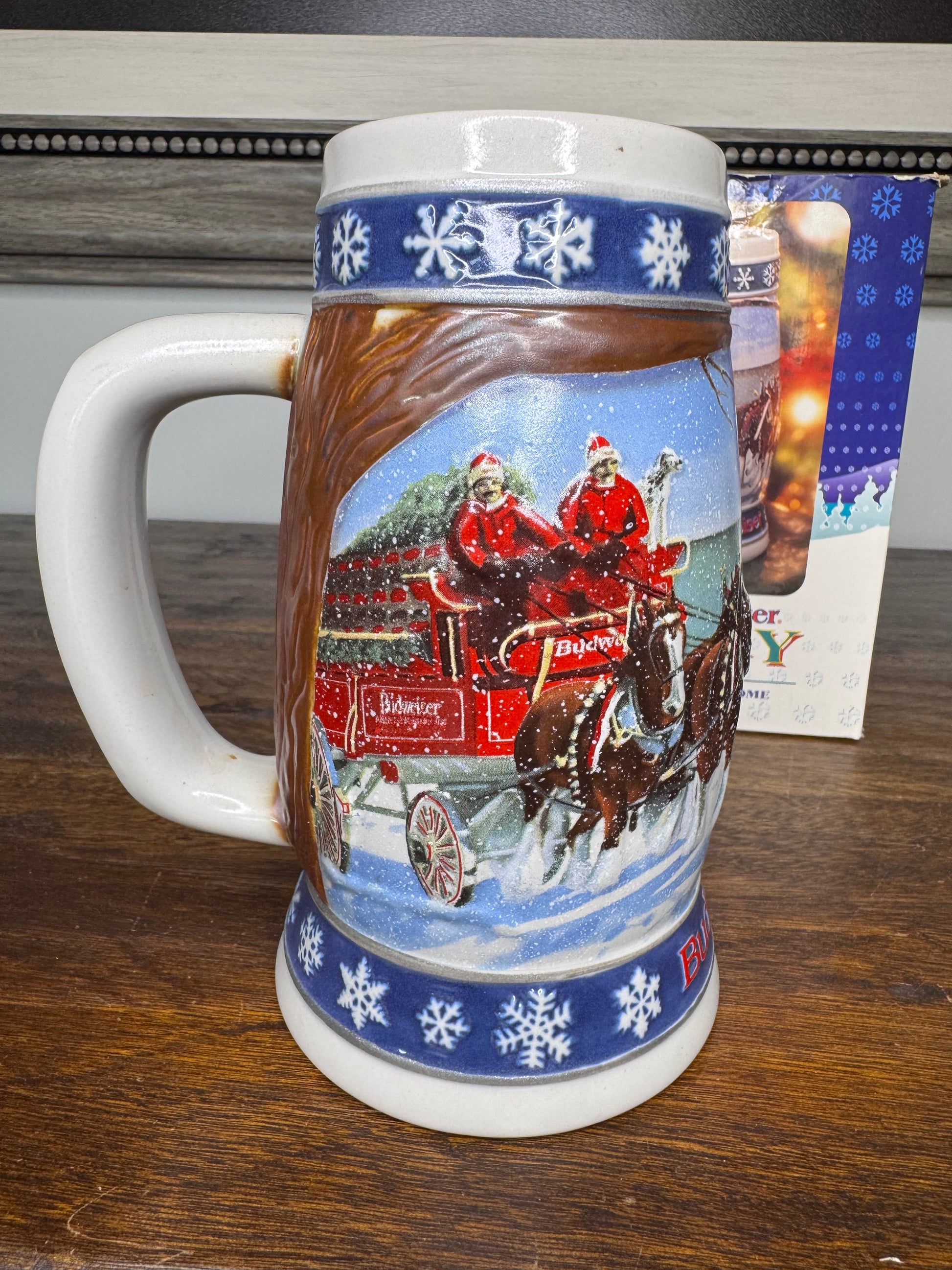 1995 Anheuser-Busch Budweiser Holiday Stein “Lighting the Way Home” w/ Original Box