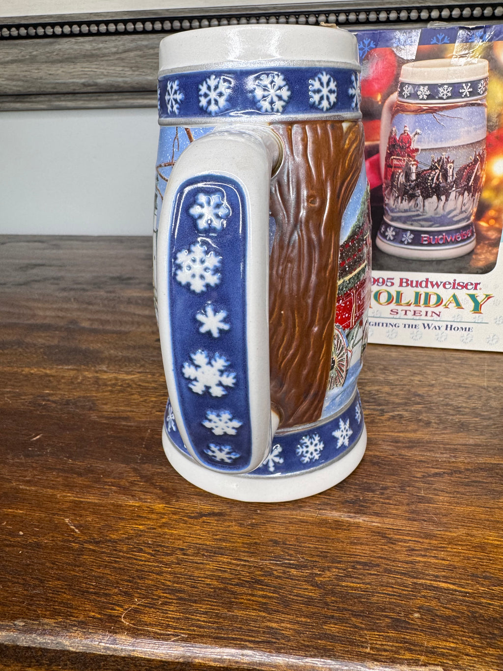 1995 Anheuser-Busch Budweiser Holiday Stein “Lighting the Way Home” w/ Original Box
