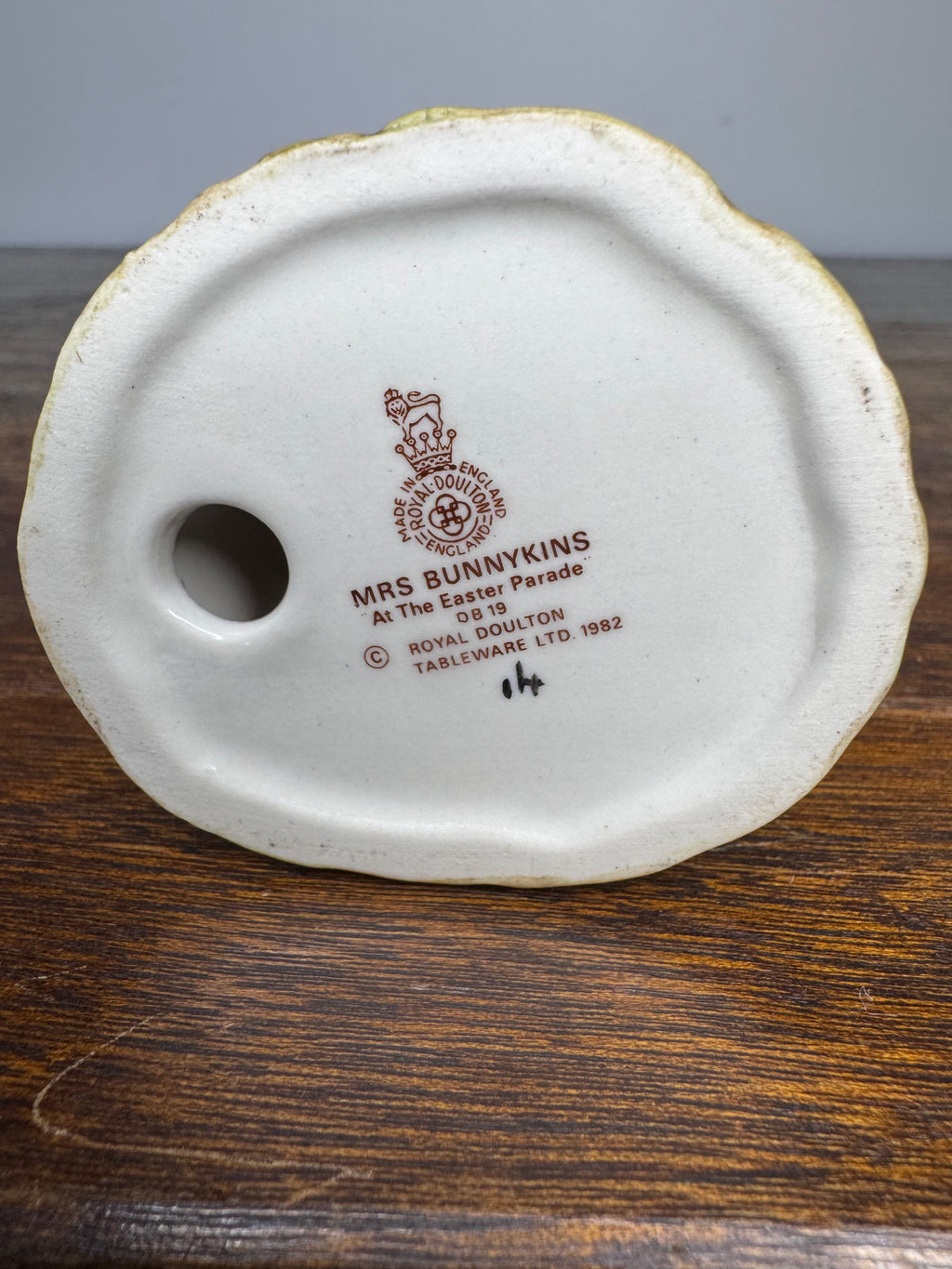 Royal Doulton Mrs Bunnykins At the Easter Parade Figurine