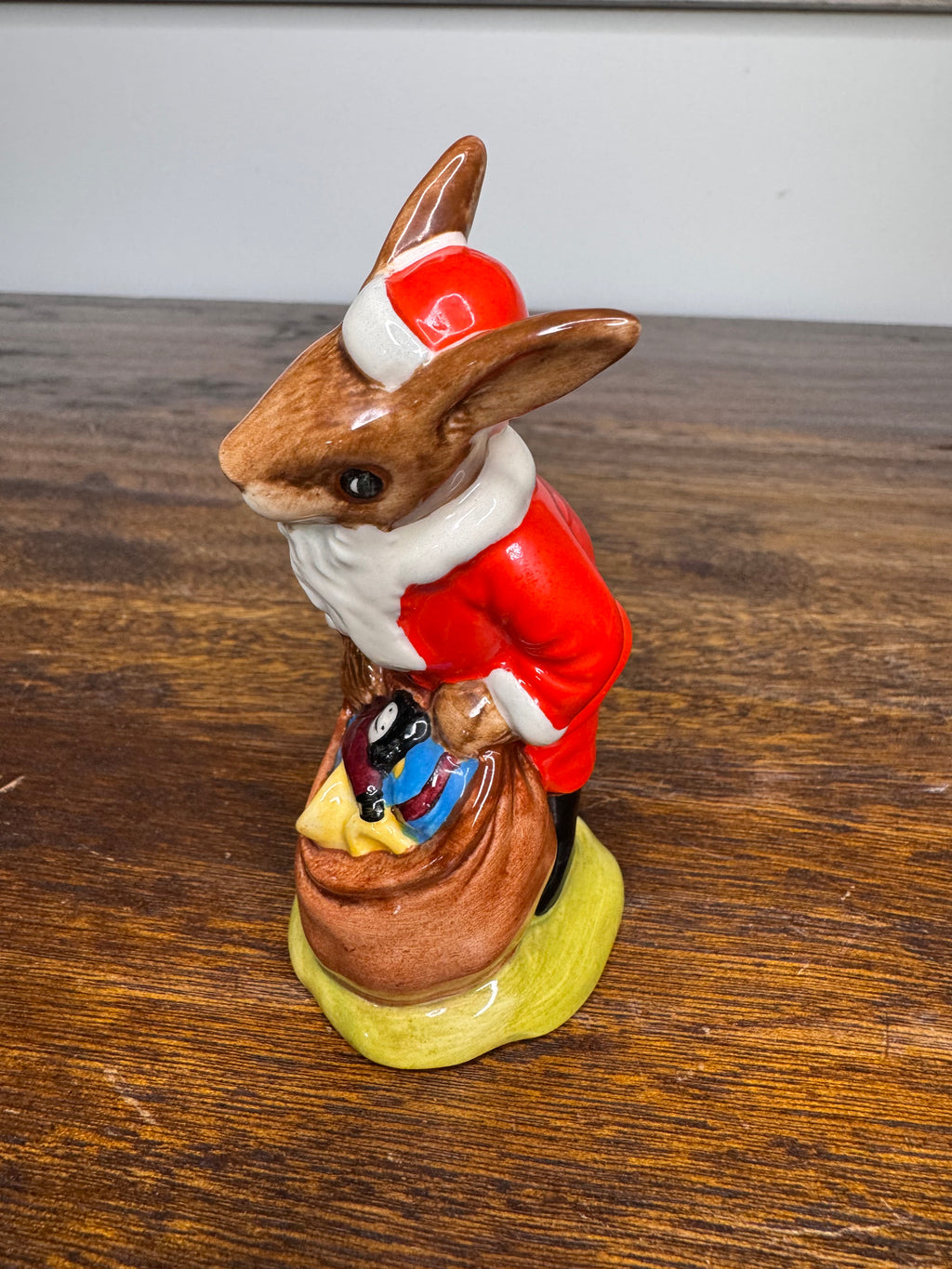 Vintage Royal Doulton Santa Bunnykins Happy Christmas Figurine