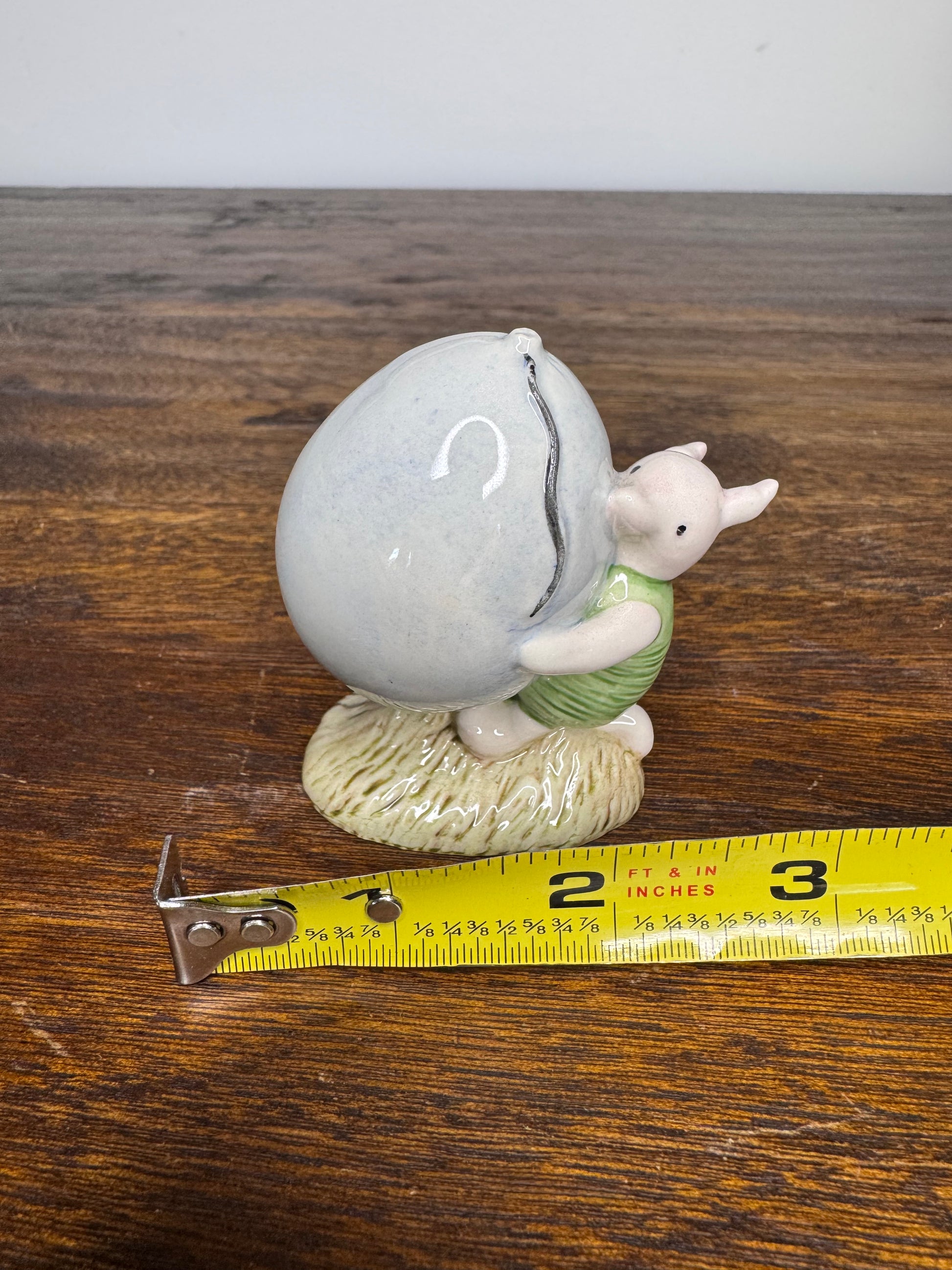 Vintage Royal Doulton Winnie the Pooh Collection “Piglet and the Ballon”