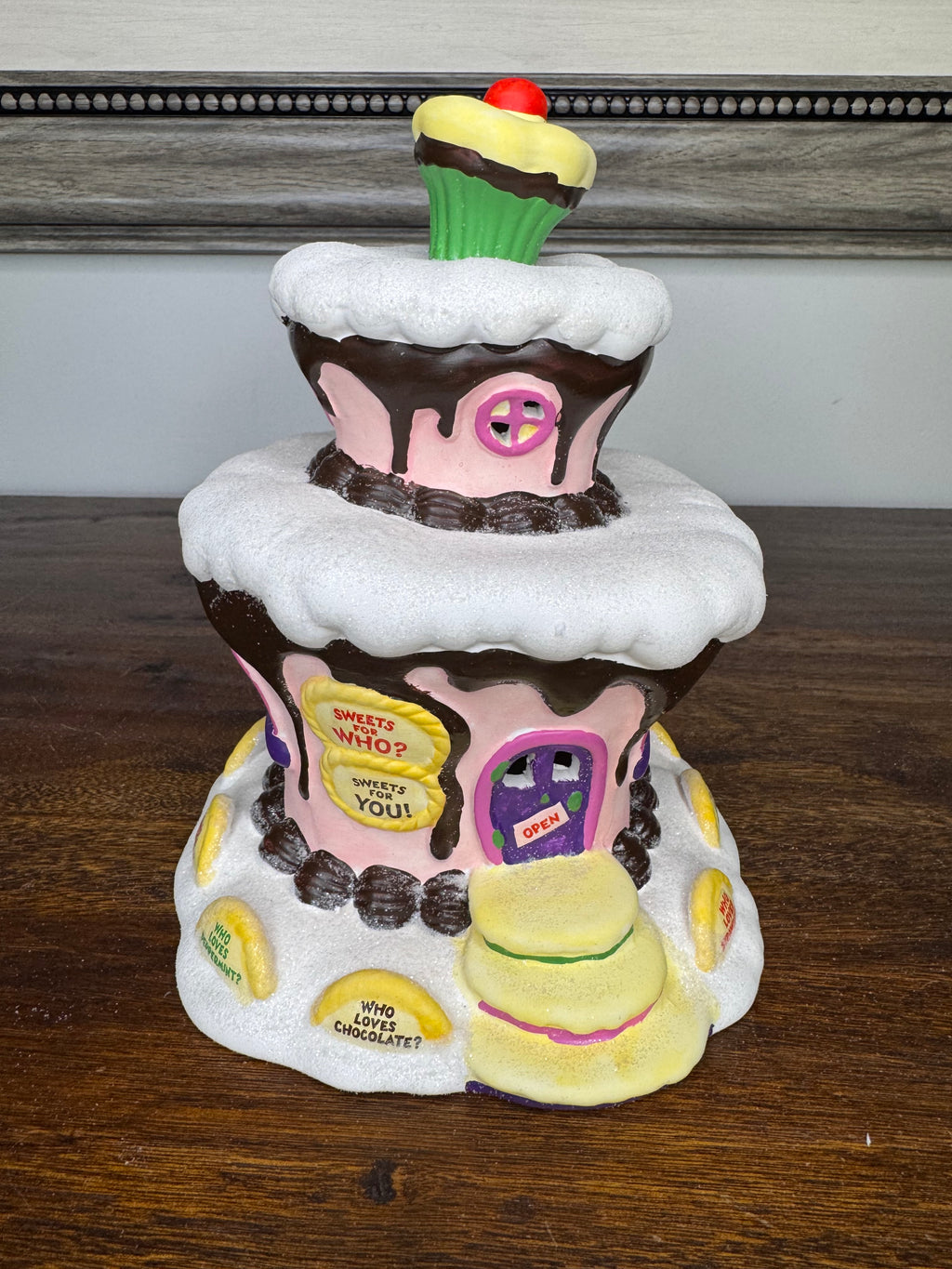 Dept 56 Grinch Village Who Ville Sweet Shop