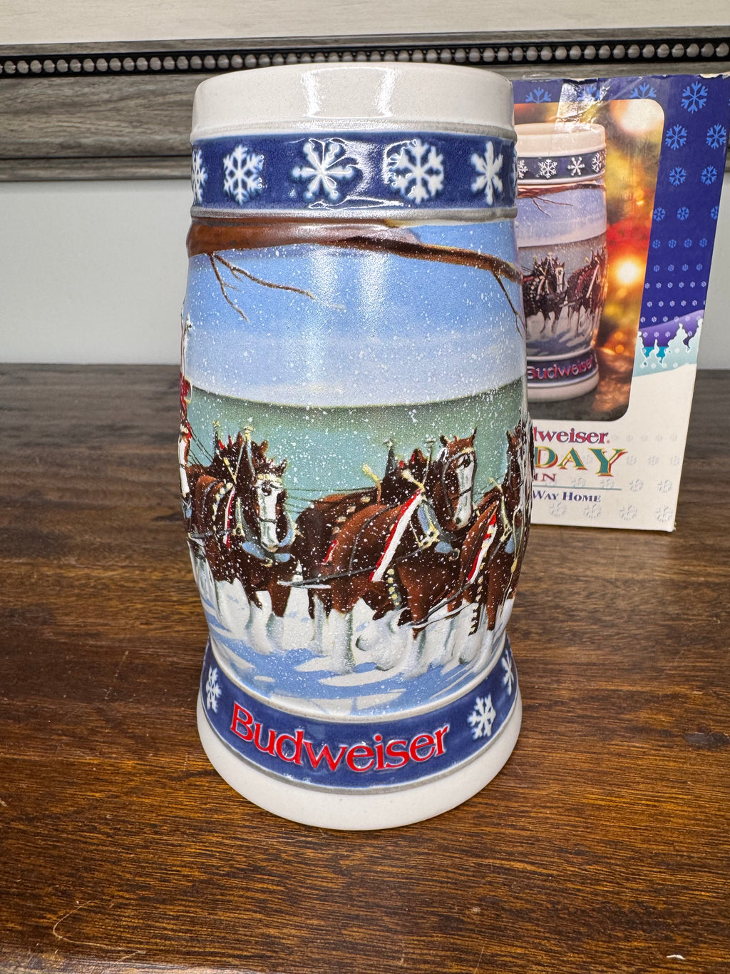 1995 Anheuser-Busch Budweiser Holiday Stein “Lighting the Way Home” w/ Original Box
