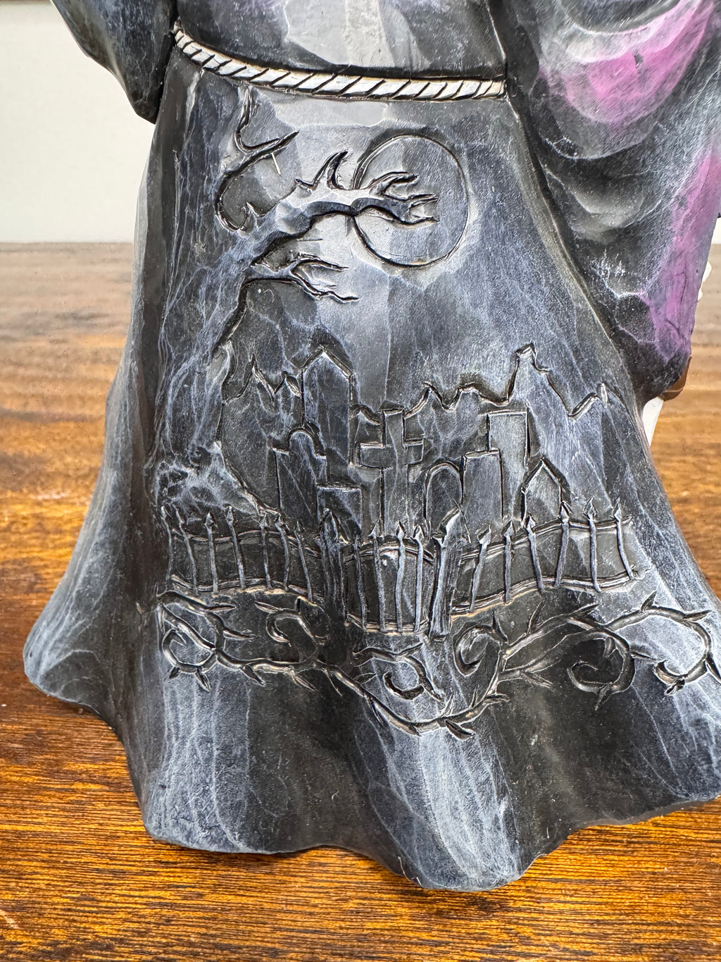 Jim Shore Heartwood Creek “Something Wicked” Evil Witch with Graveyard Figurine