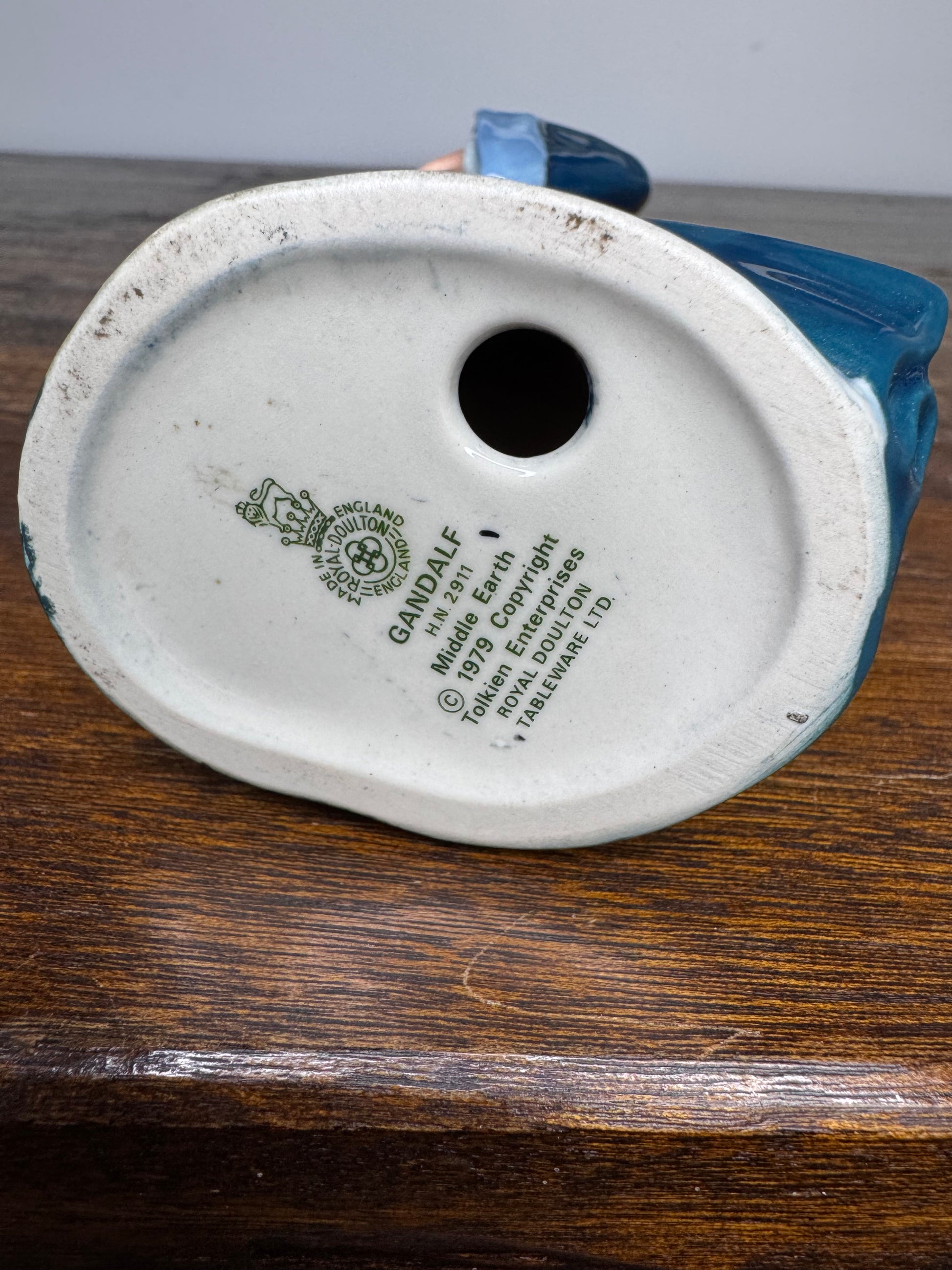 Royal Doulton Lord of the Rings Gandalf Middle Earth Tolkien Figurine