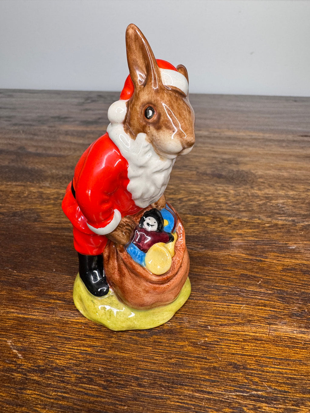 Vintage Royal Doulton Santa Bunnykins Happy Christmas Figurine