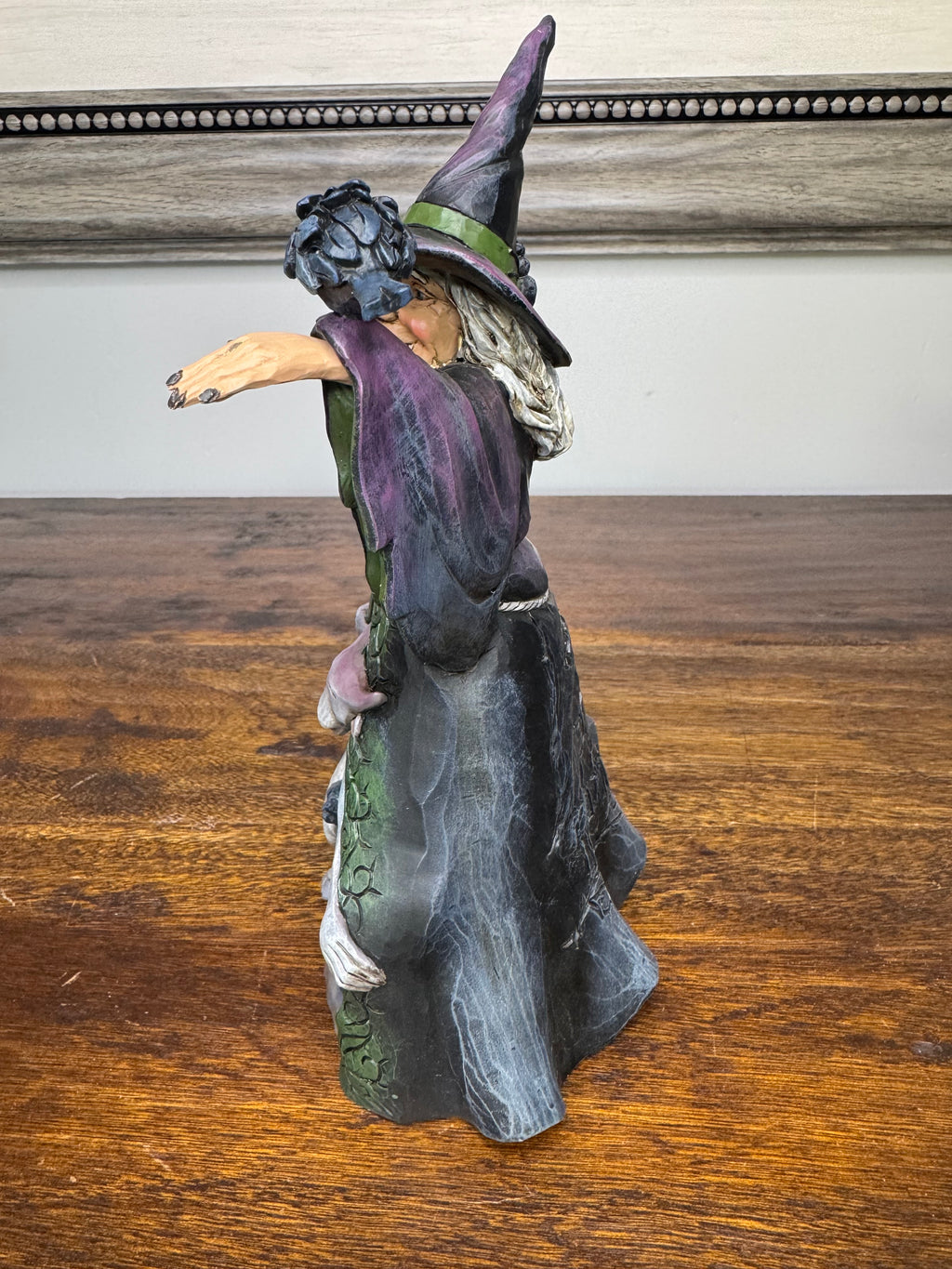 Jim Shore Heartwood Creek “Something Wicked” Evil Witch with Graveyard Figurine