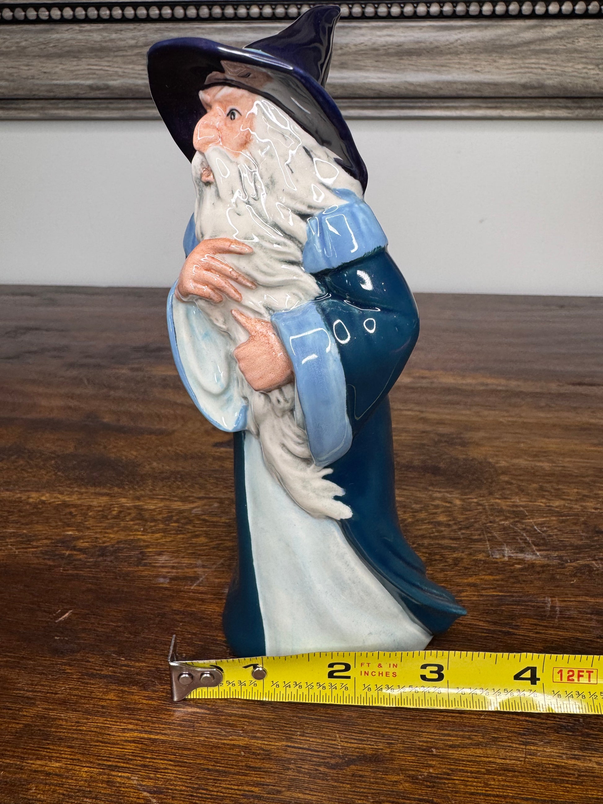 Royal Doulton Lord of the Rings Gandalf Middle Earth Tolkien Figurine