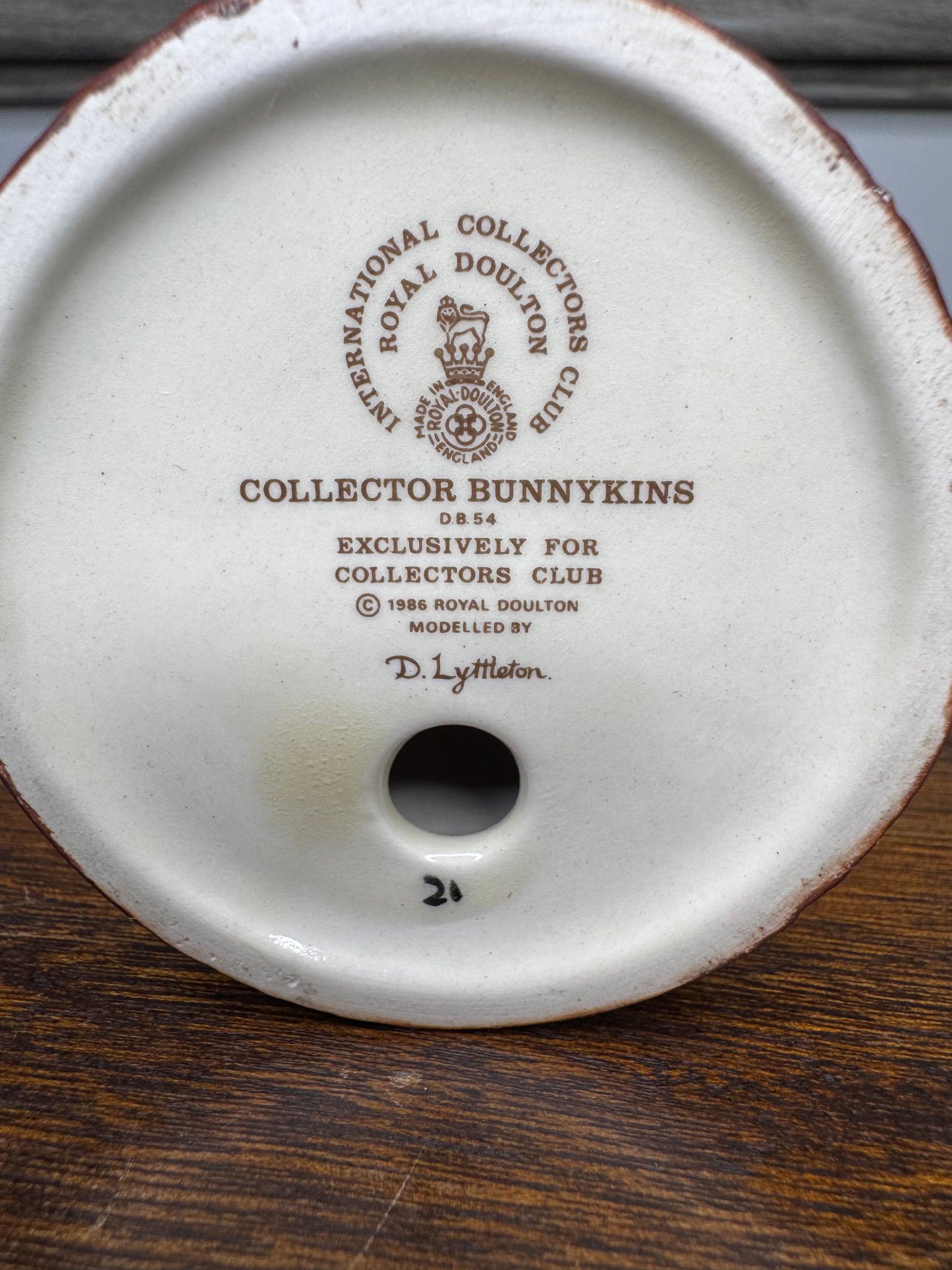 1986 Royal Doulton Collector’s Club Bunnykins Figurine