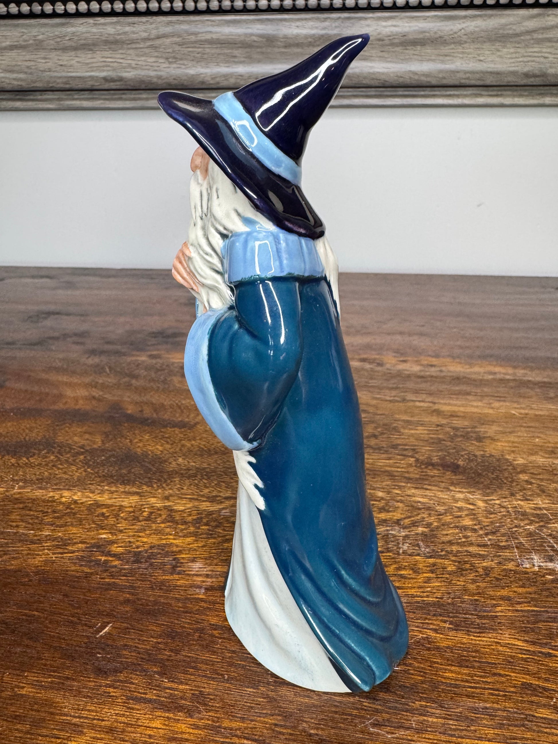 Royal Doulton Lord of the Rings Gandalf Middle Earth Tolkien Figurine