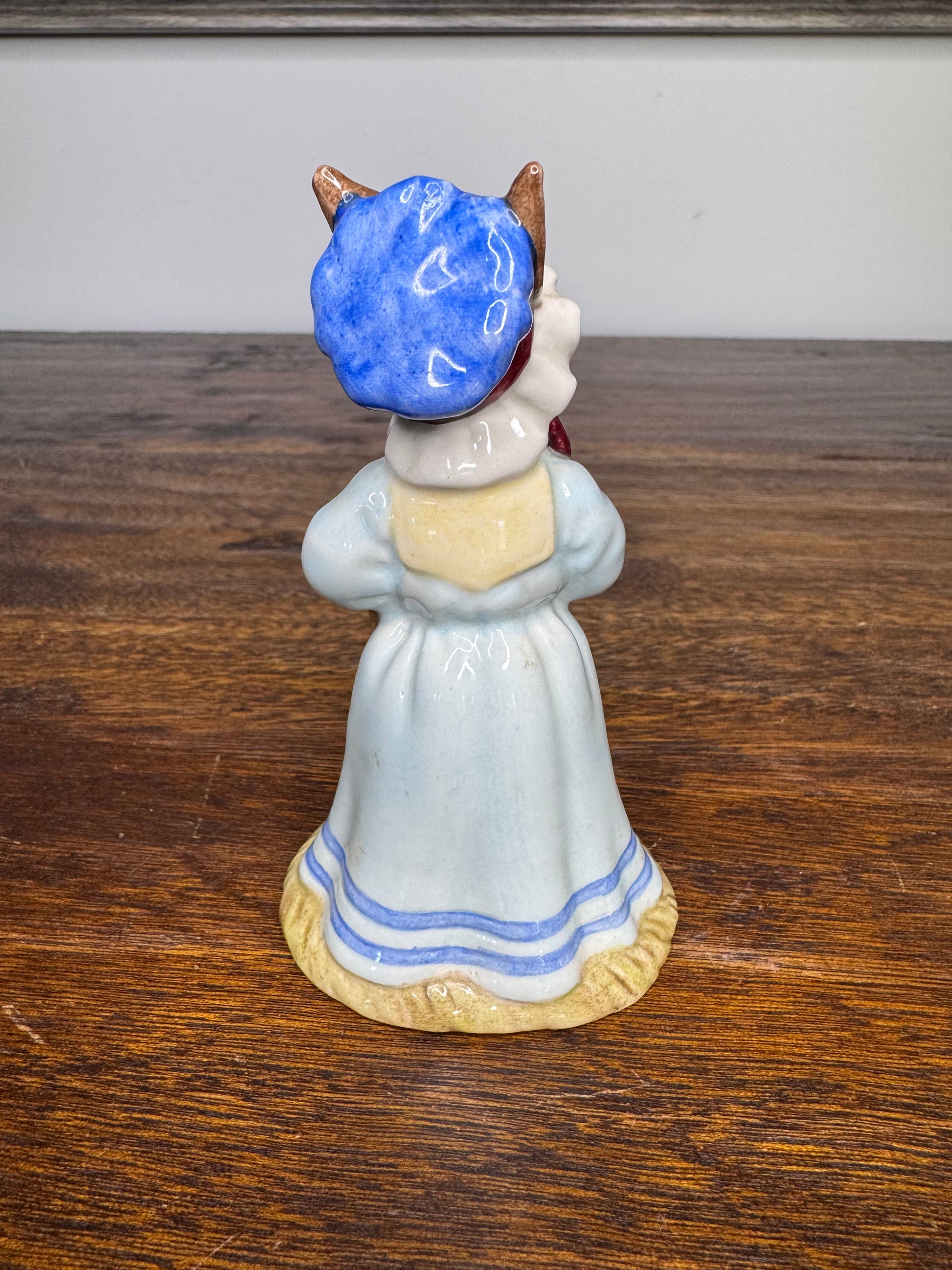 Royal Doulton Mrs Bunnykins At the Easter Parade Figurine