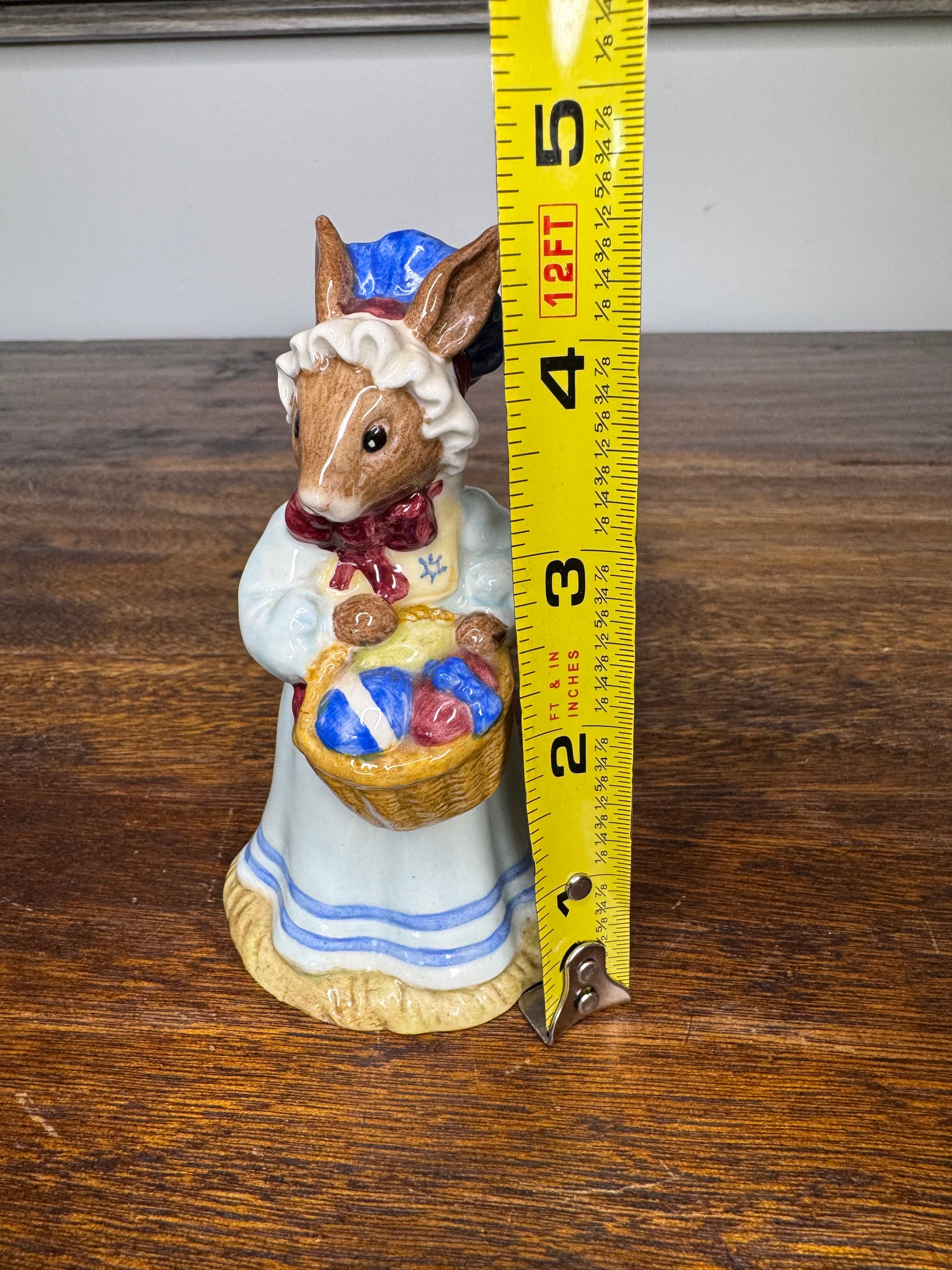 Royal Doulton Mrs Bunnykins At the Easter Parade Figurine