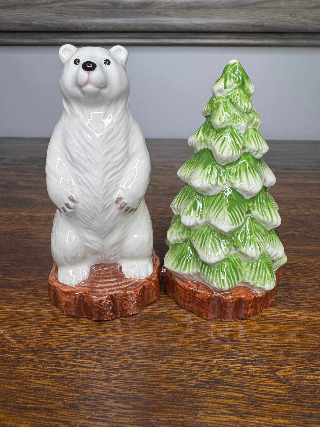 New w/ Box Polar Bear and Pine Tree Salt and Pepper Shaker Set