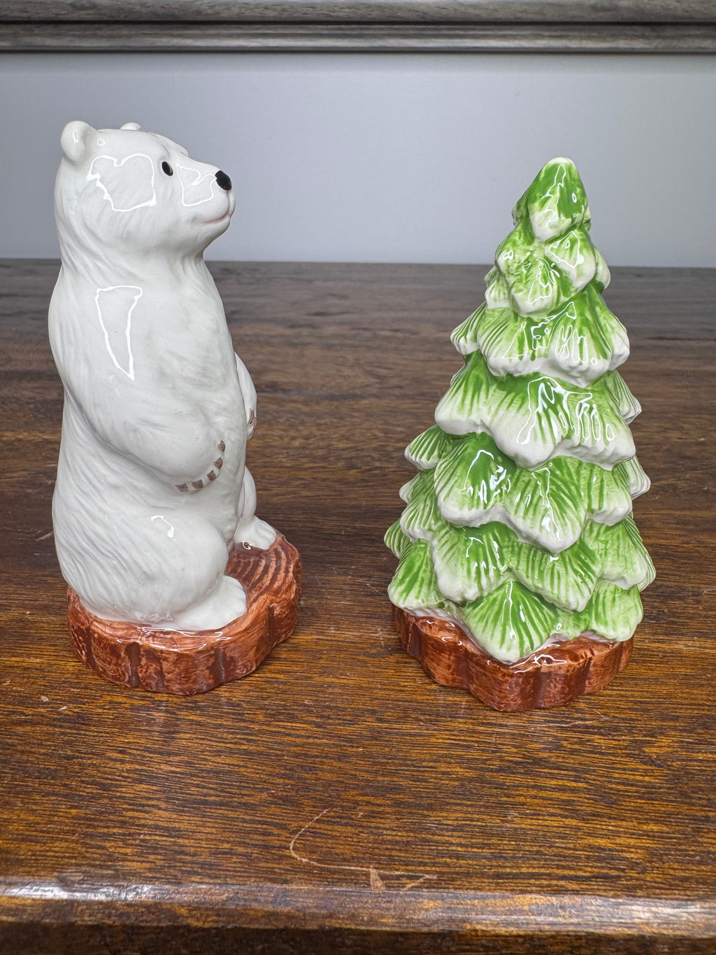 New w/ Box Polar Bear and Pine Tree Salt and Pepper Shaker Set
