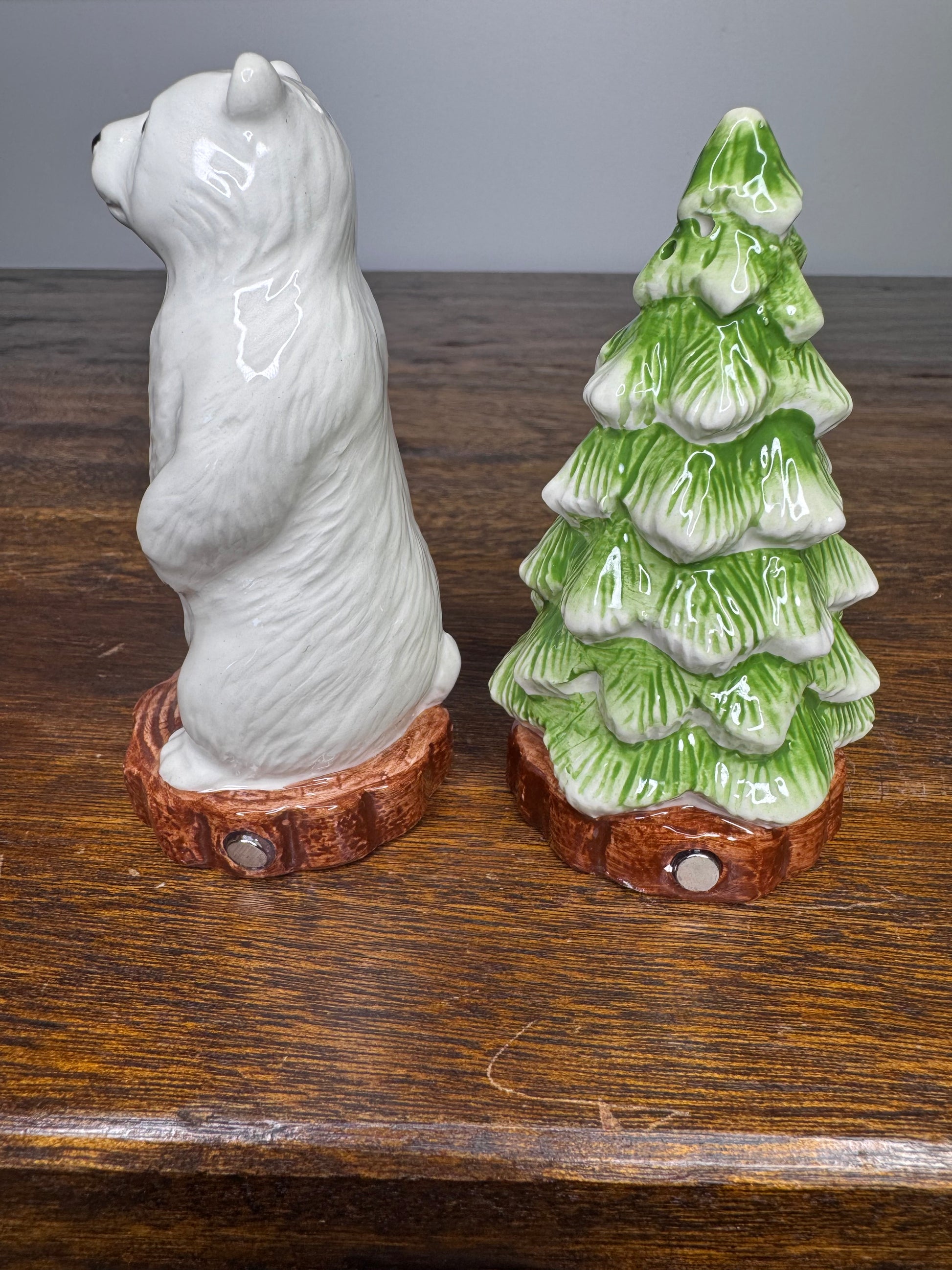 New w/ Box Polar Bear and Pine Tree Salt and Pepper Shaker Set