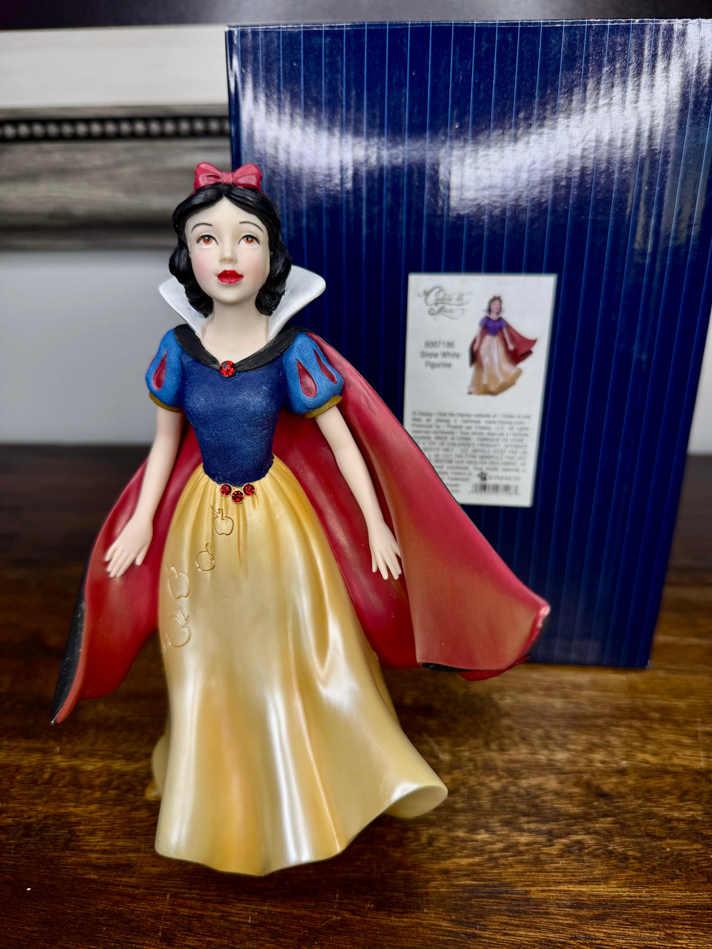 Enesco Disney Showcase Collectible Snow White Couture de Force w/ Box