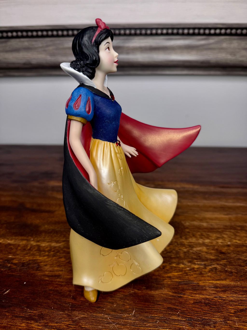 Enesco Disney Showcase Collectible Snow White Couture de Force w/ Box