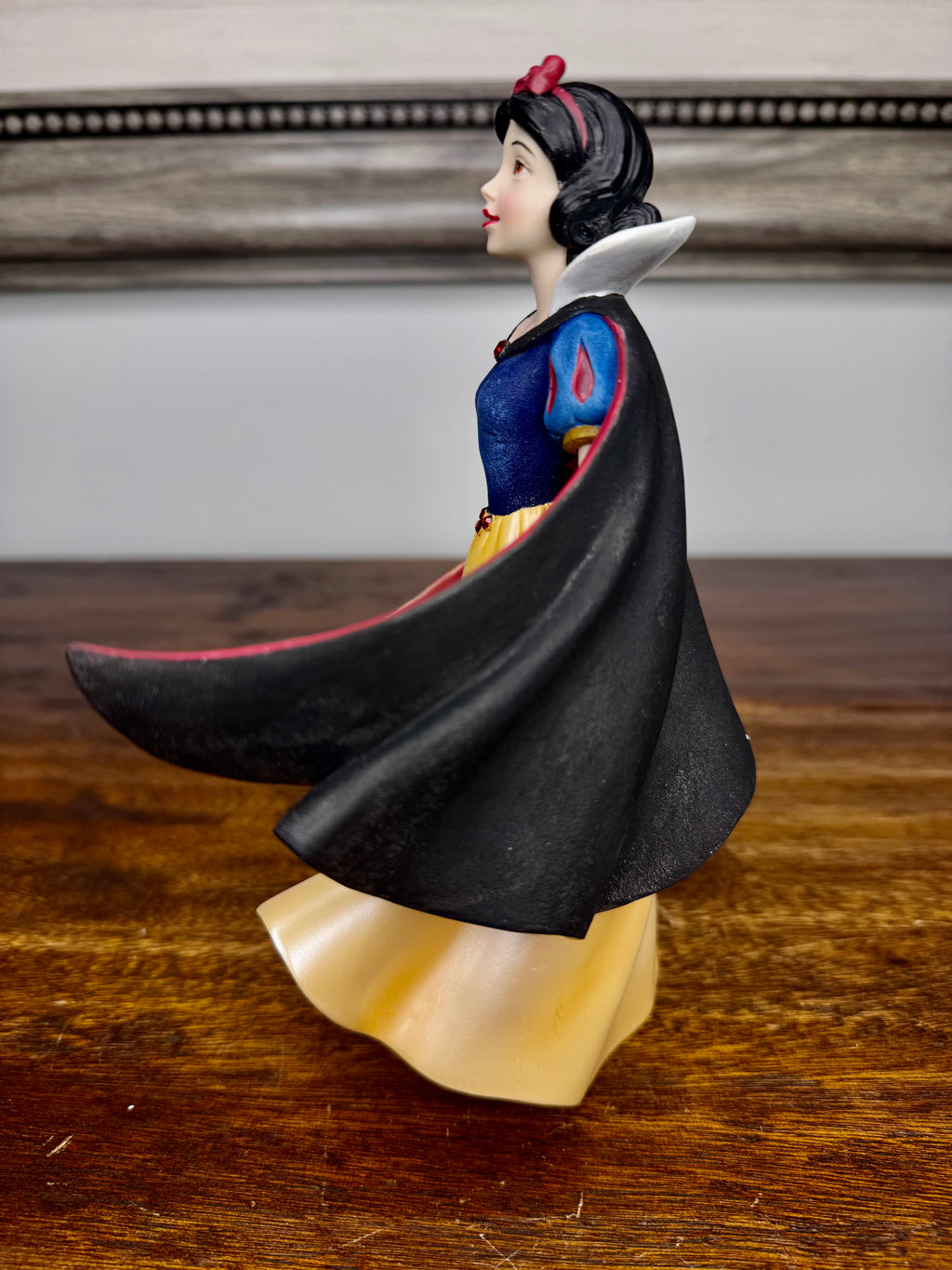 Enesco Disney Showcase Collectible Snow White Couture de Force w/ Box