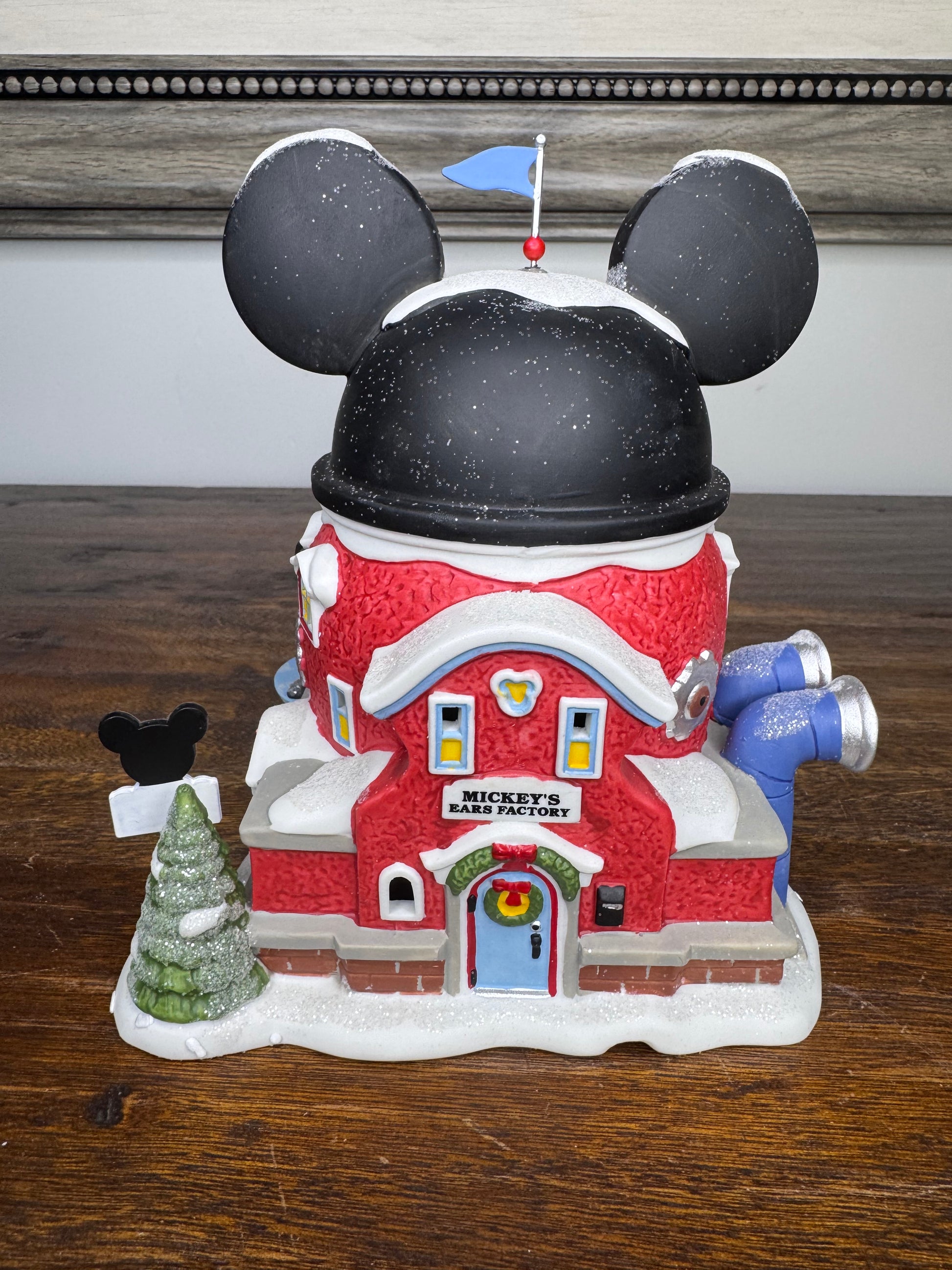 Retired Dept 56 Mickey's Ears Factory Light Up Building w/ Original Box. Mint Condition