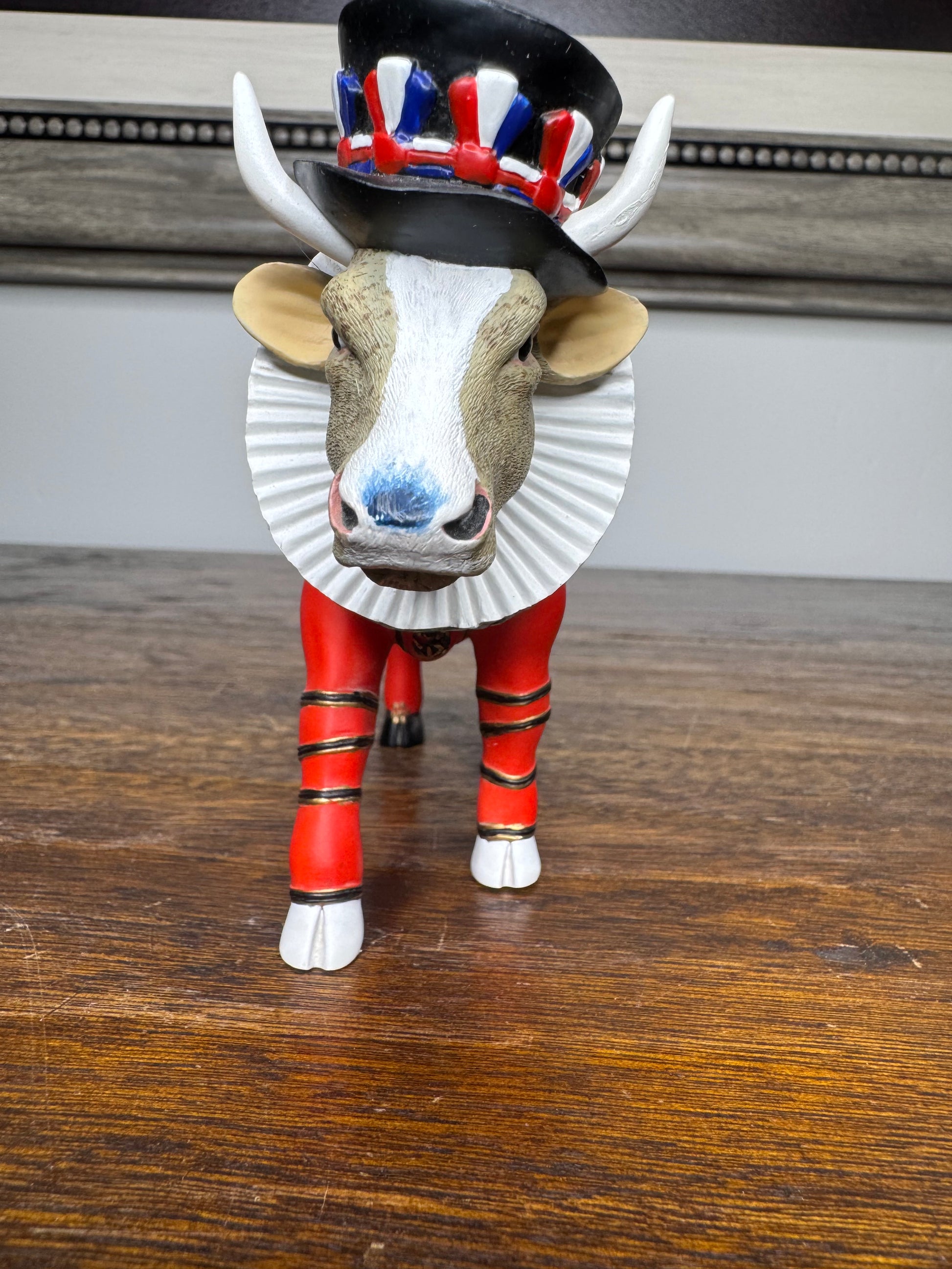 Cow Parade "Beef Eater-It Ain't Natural" Figurine w/ Box