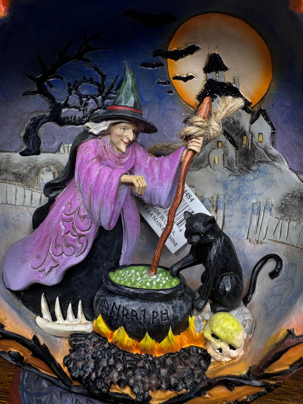 NIB Jim Shore Heartwood Creek Witch in Pumpkin "Come in For A Spell" Diorama