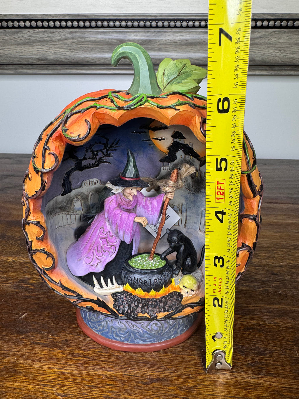 NIB Jim Shore Heartwood Creek Witch in Pumpkin "Come in For A Spell" Diorama