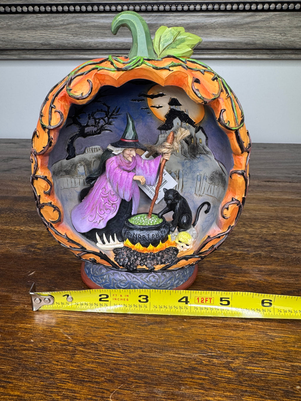 NIB Jim Shore Heartwood Creek Witch in Pumpkin "Come in For A Spell" Diorama