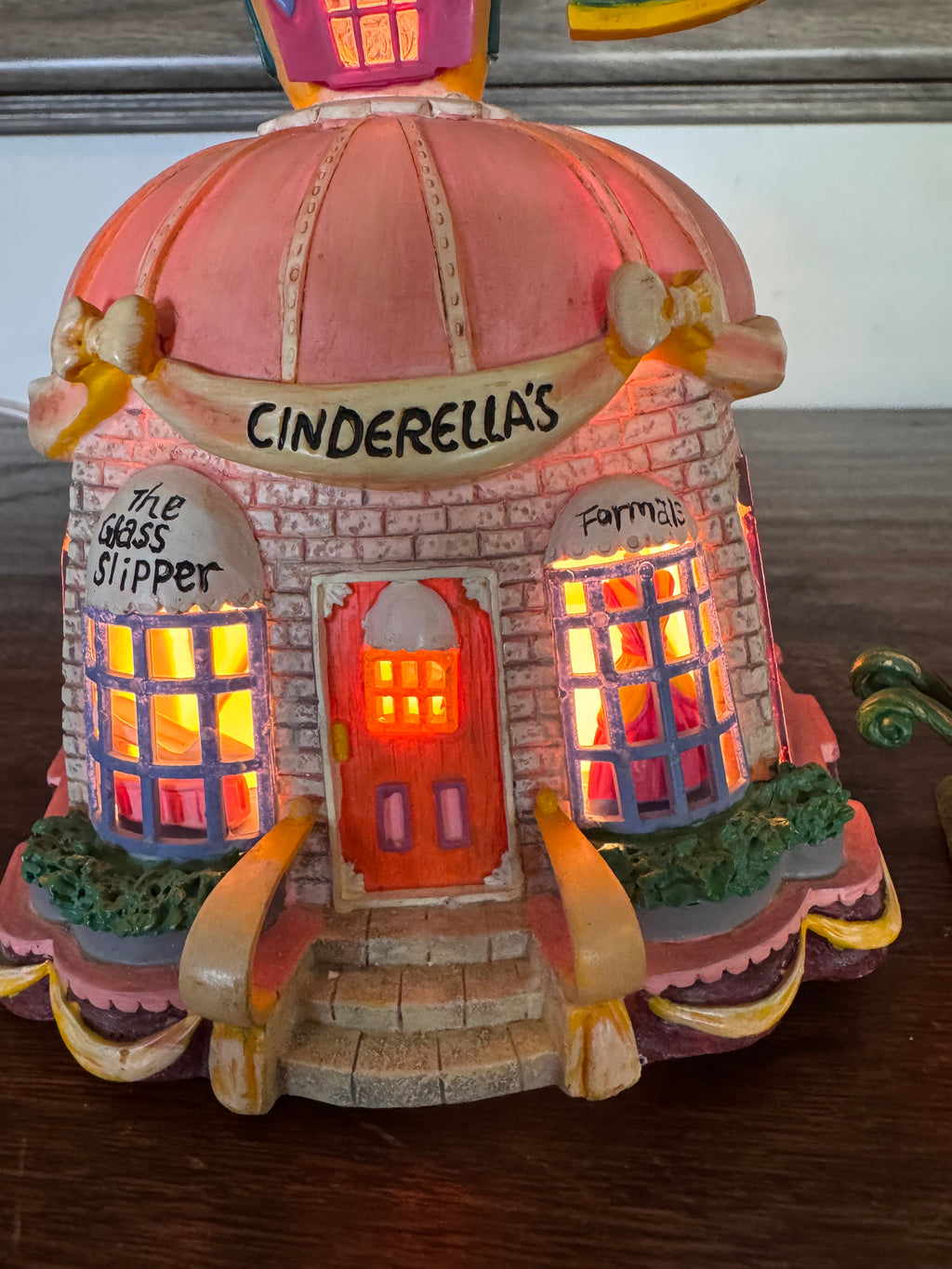 Dept 56 Cinderella's Dress Shop Storybook Village Collection w/ OriginalBox