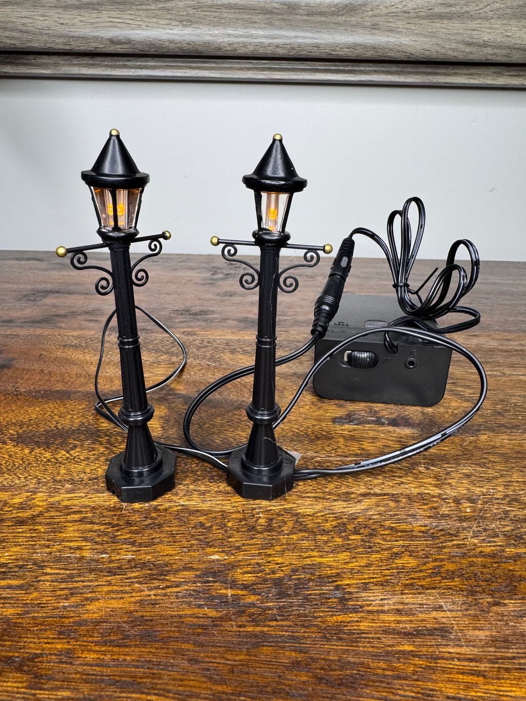 New Dept 56 Village Cross Accessory Street Lights Set
