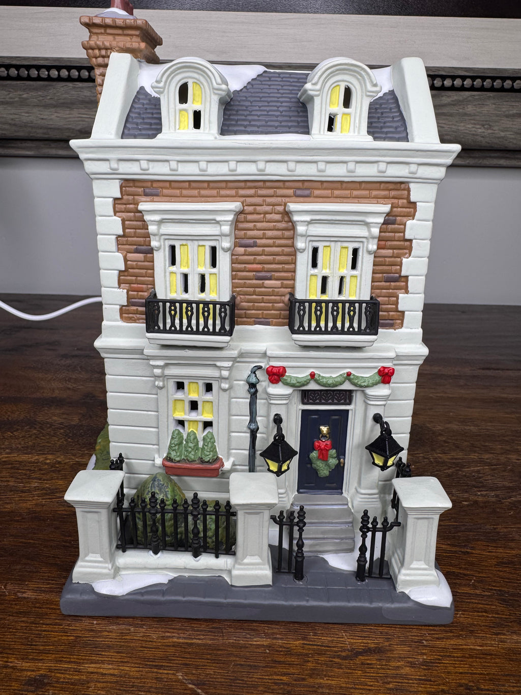 New Dept 56 17 Cherry Tree Lane Light Up Building Enesco