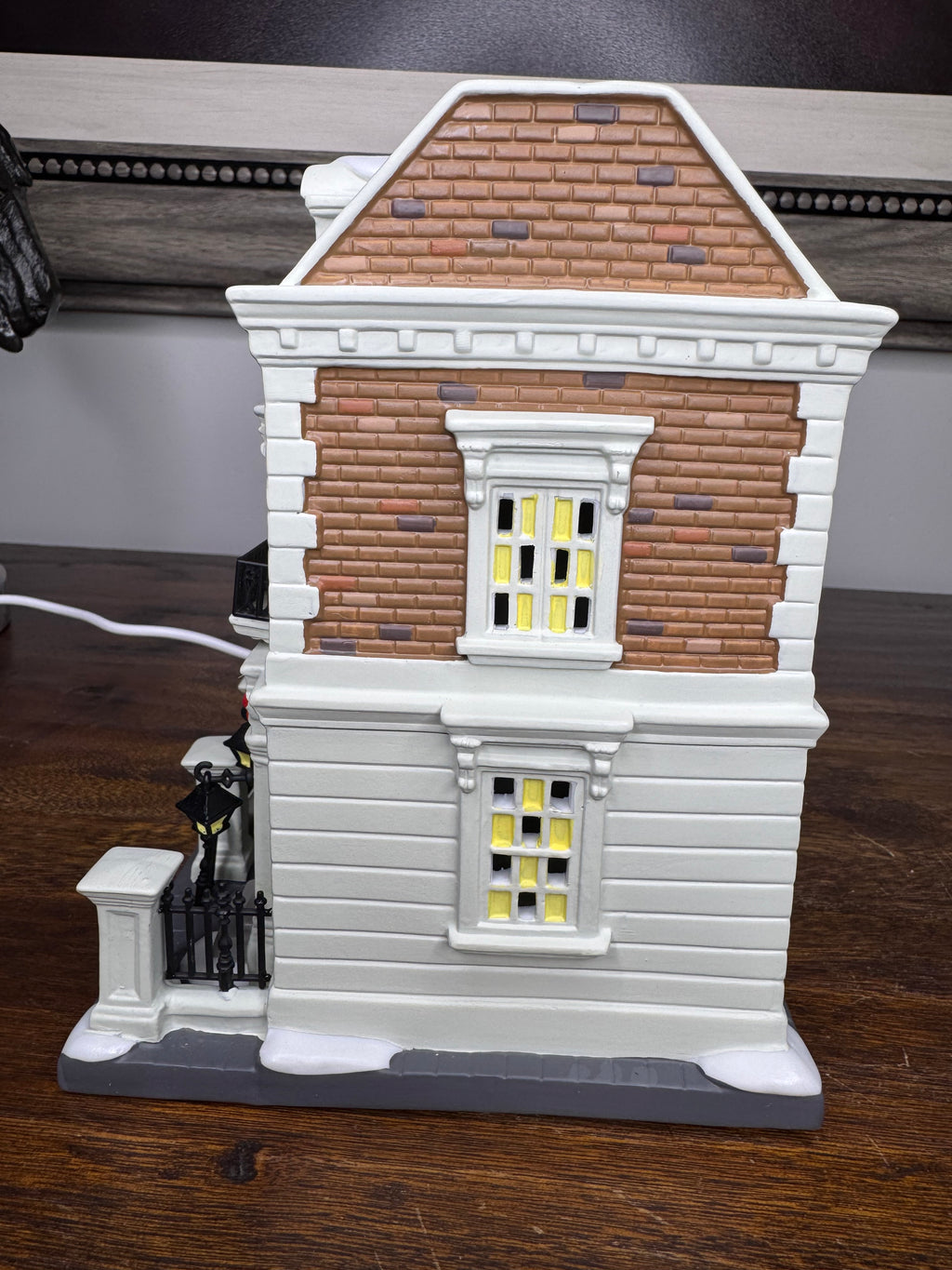 New Dept 56 17 Cherry Tree Lane Light Up Building Enesco