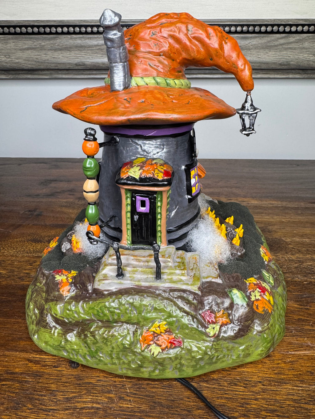 New Dept 56 Snow Village Halloween "Luna's Late Night Brew" Light Up Building.