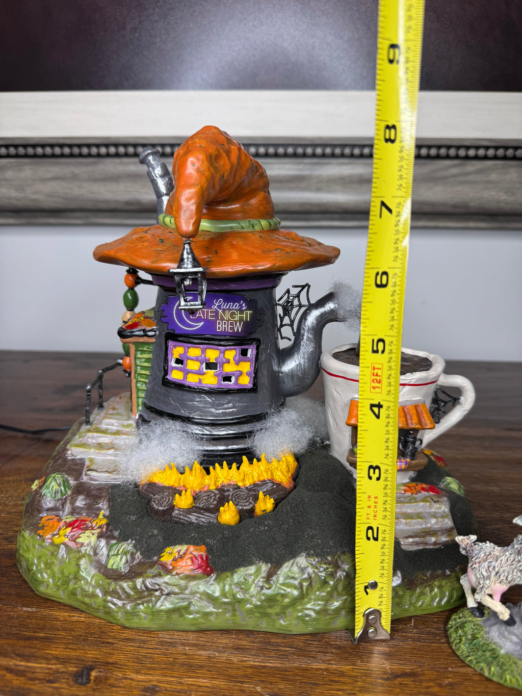 New Dept 56 Snow Village Halloween "Luna's Late Night Brew" Light Up Building.