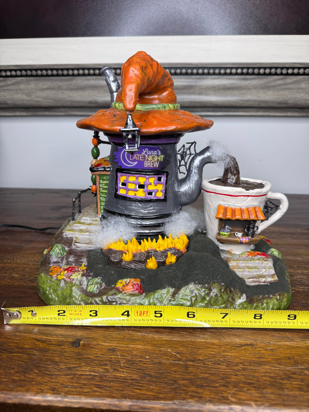 New Dept 56 Snow Village Halloween "Luna's Late Night Brew" Light Up Building.