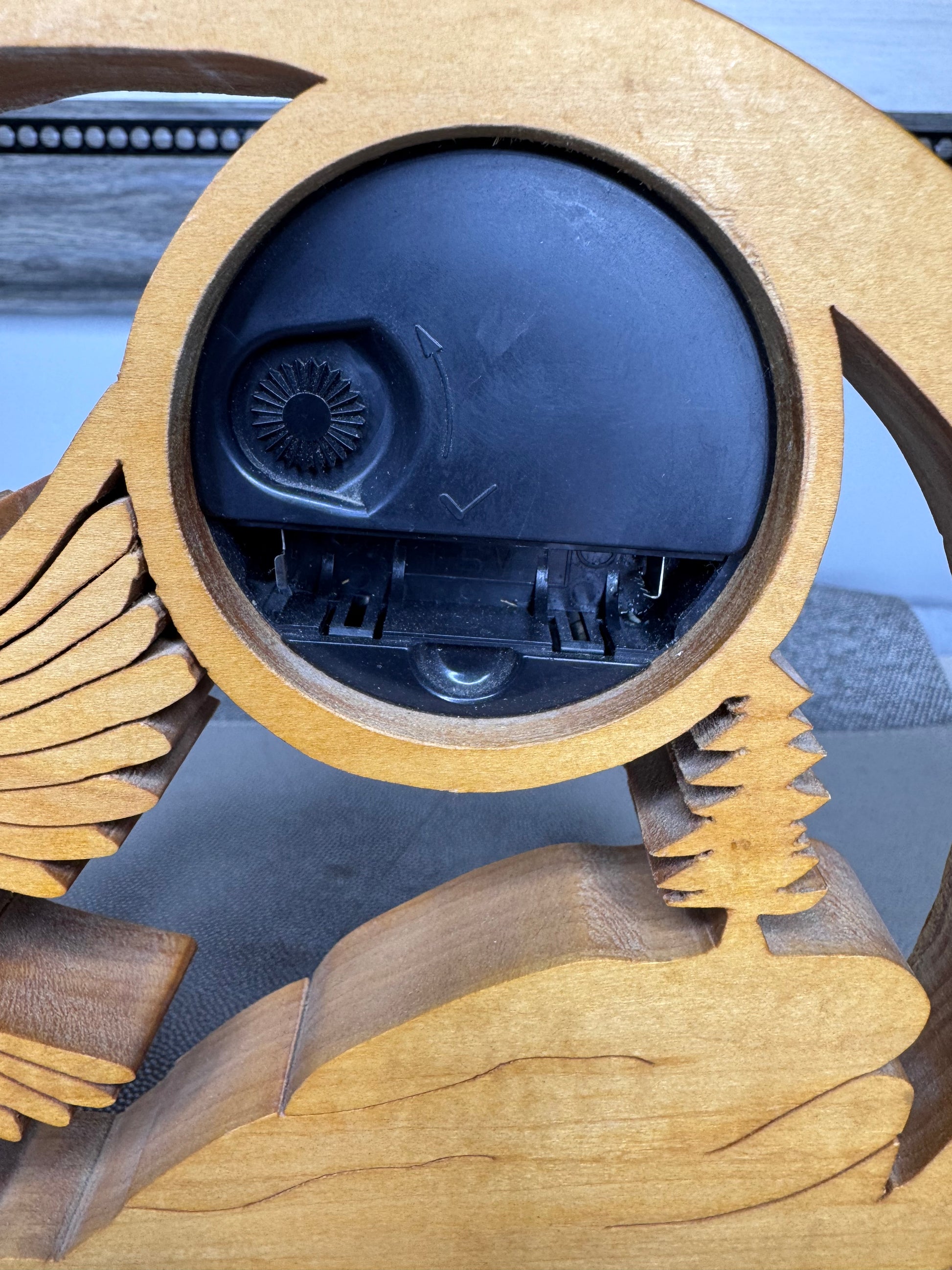Wooden Carved Eagle Mantle/Desktop Clock