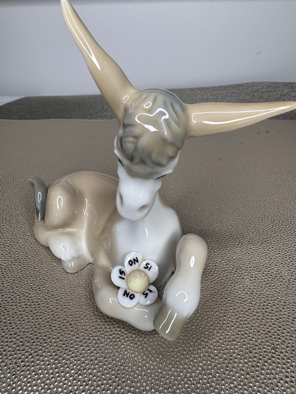 LLadro Retired "Donkey in Love" Figurine