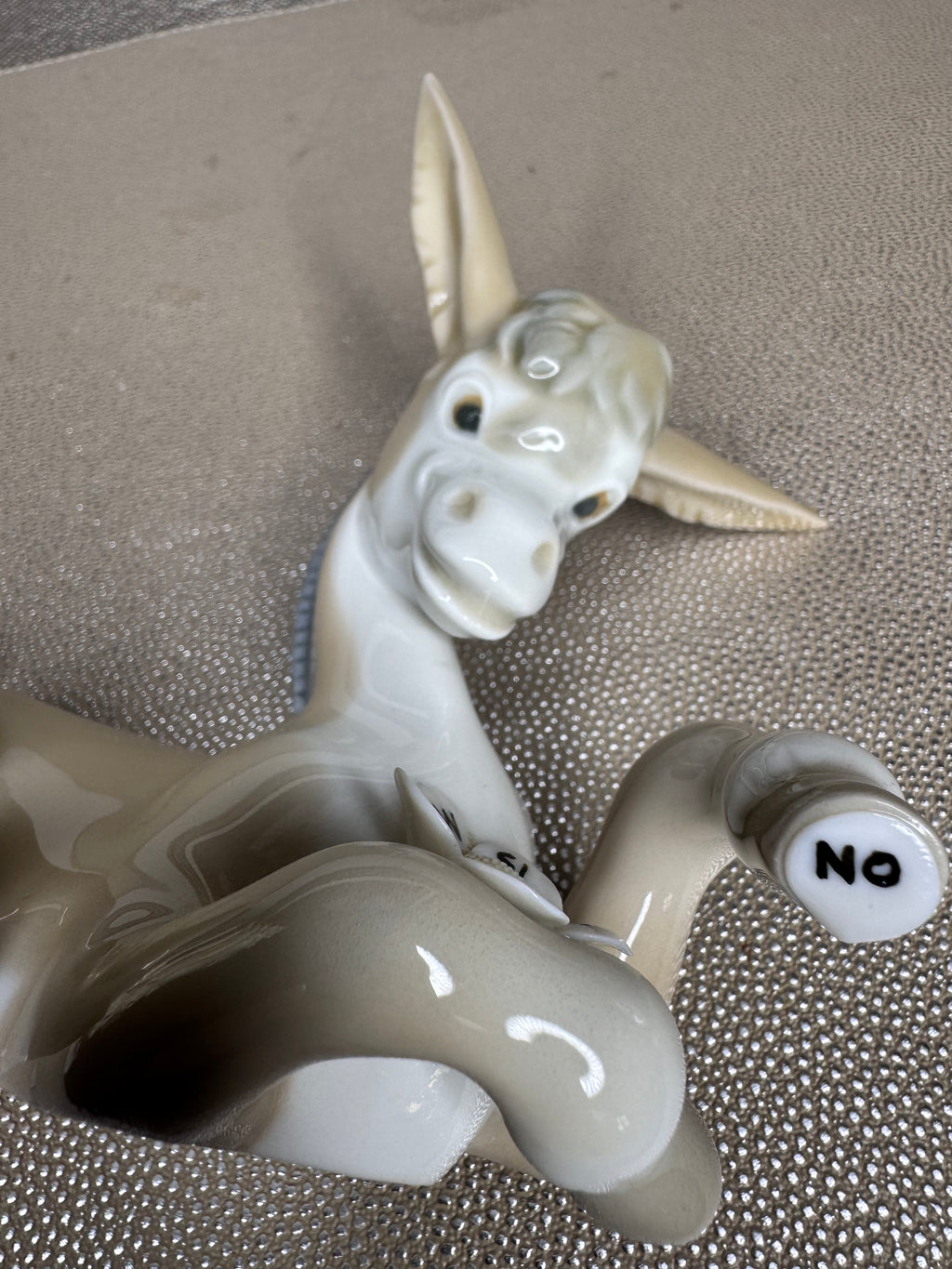 LLadro Retired "Donkey in Love" Figurine
