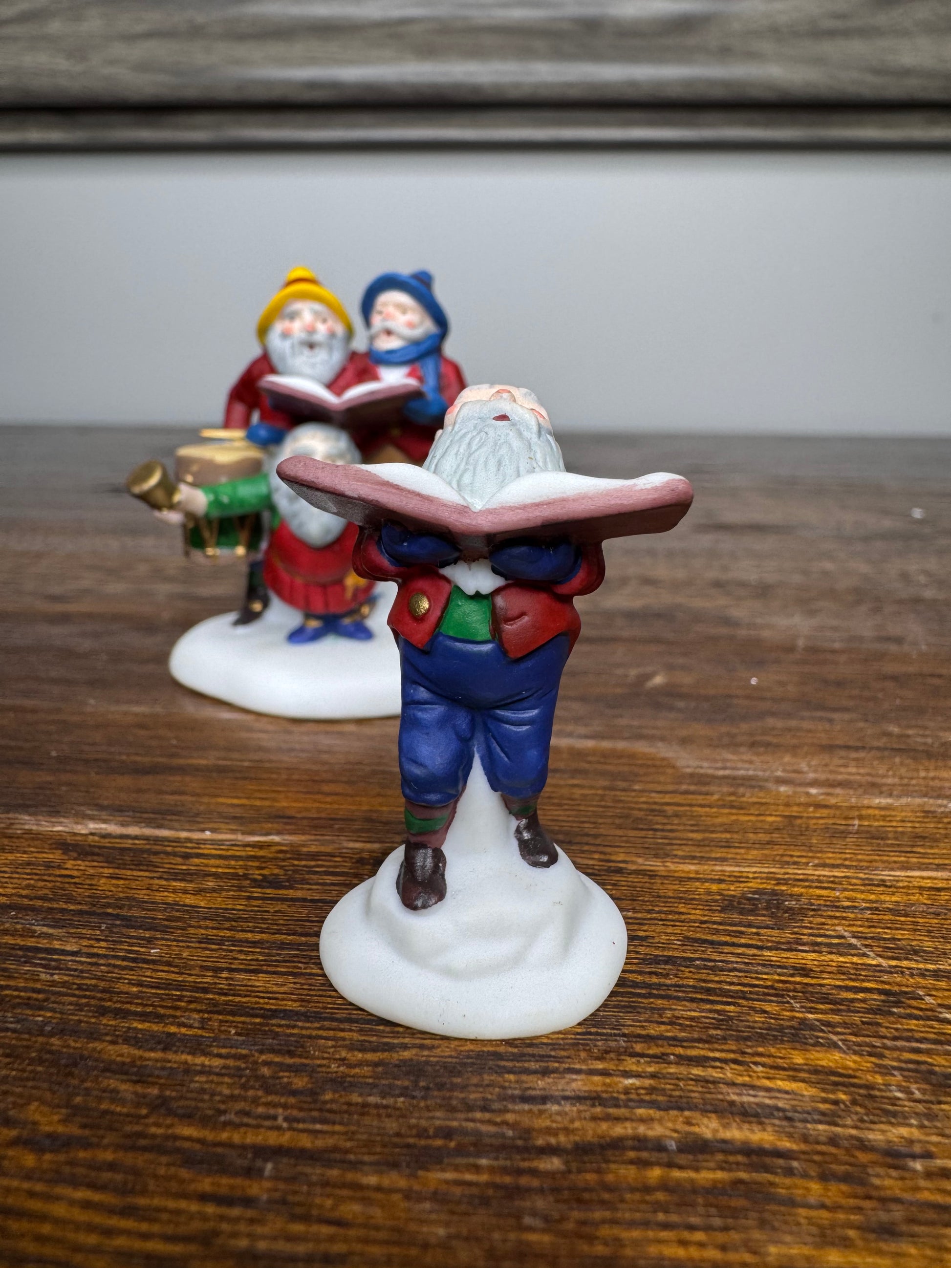 Retired Dept 56 Heritage Village "Sing a Song For Santa" 3 PC Set w/ Original Box