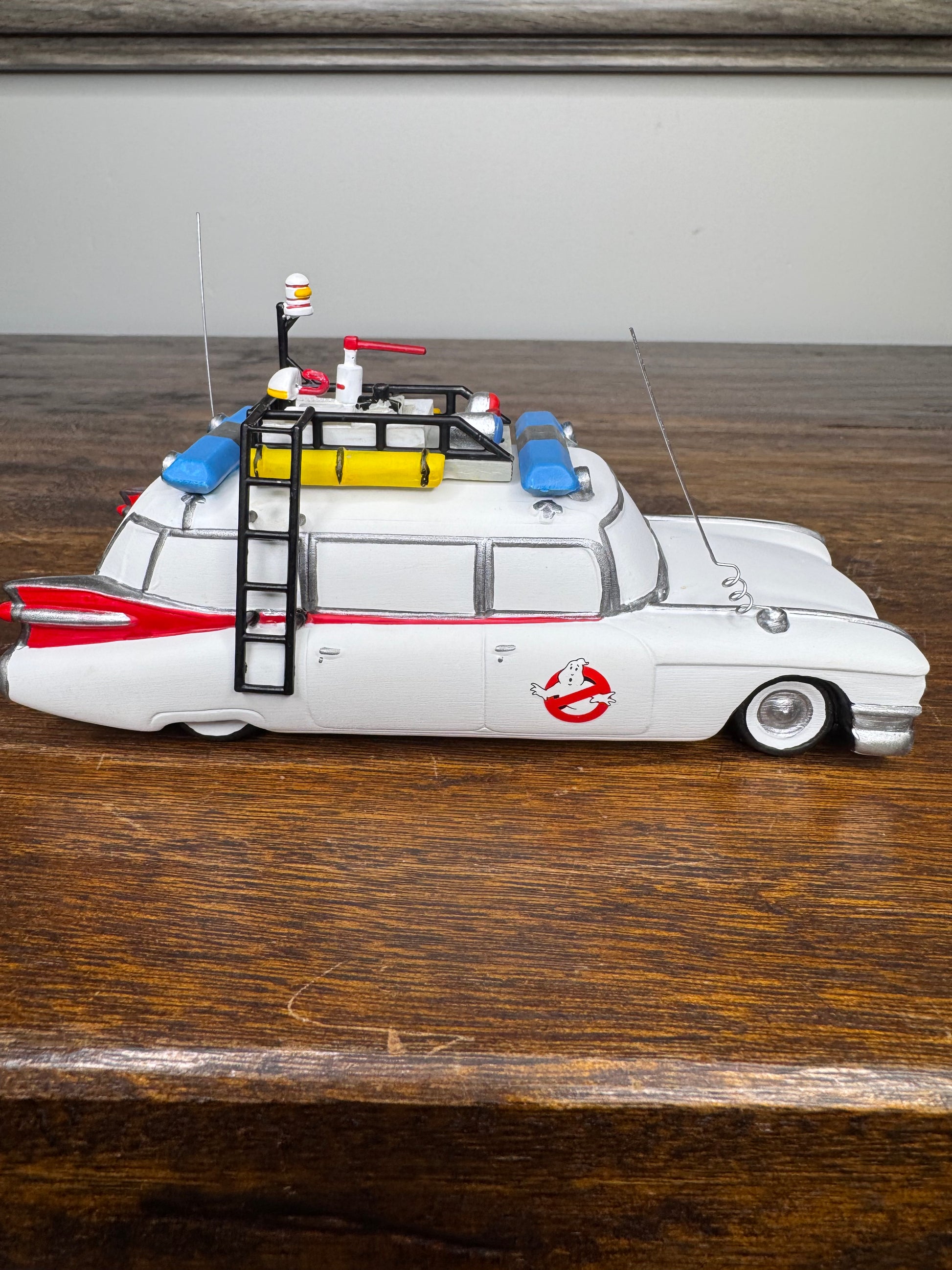 Retired Dept 56 Ghostbusters Village Accessory "Ecto-1" W/ Original Box