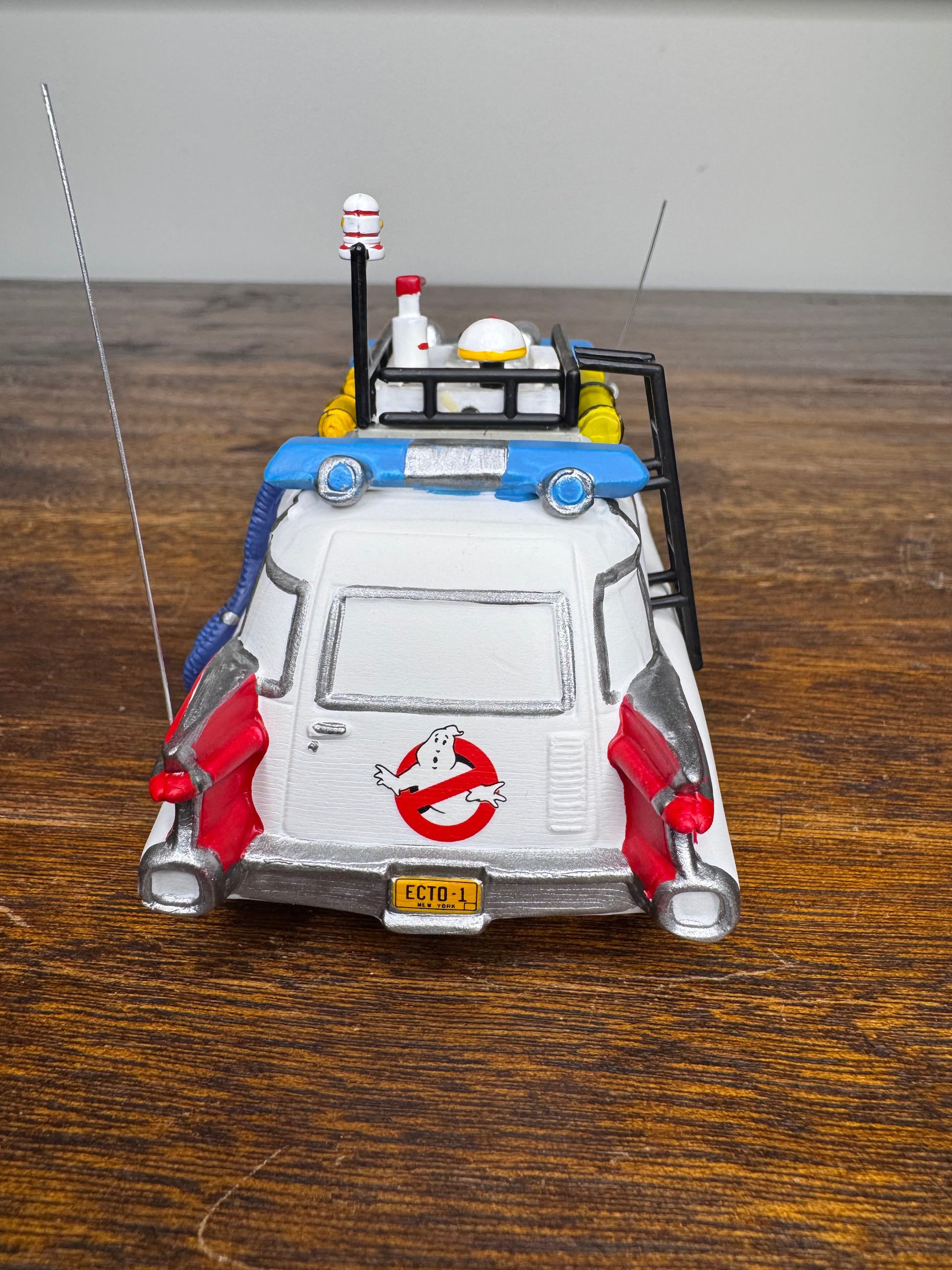 Retired Dept 56 Ghostbusters Village Accessory "Ecto-1" W/ Original Box