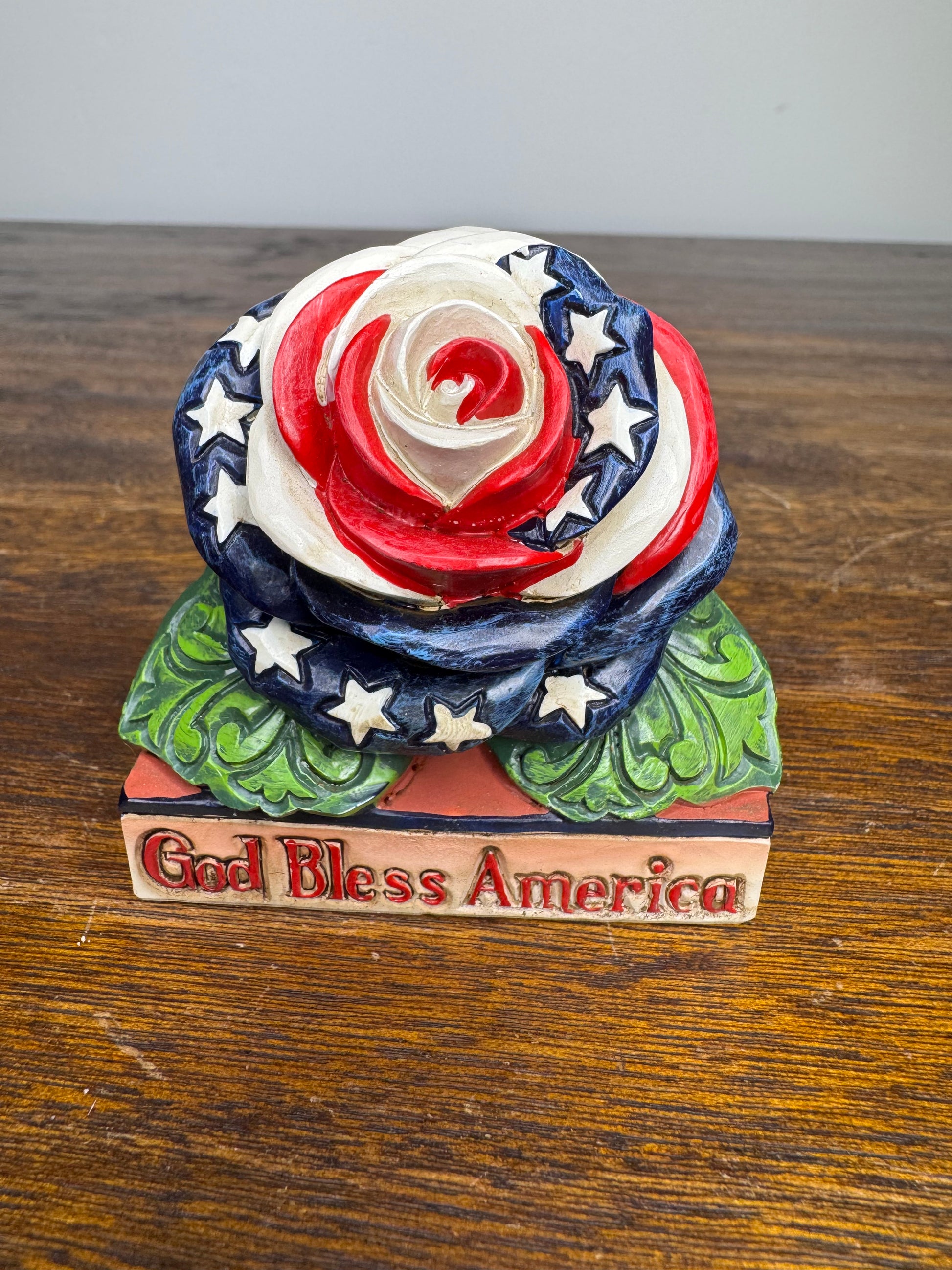 NIB Jim Shore Heartwood Creek Patriotic  "God Bless America" Mini Rose Figurine