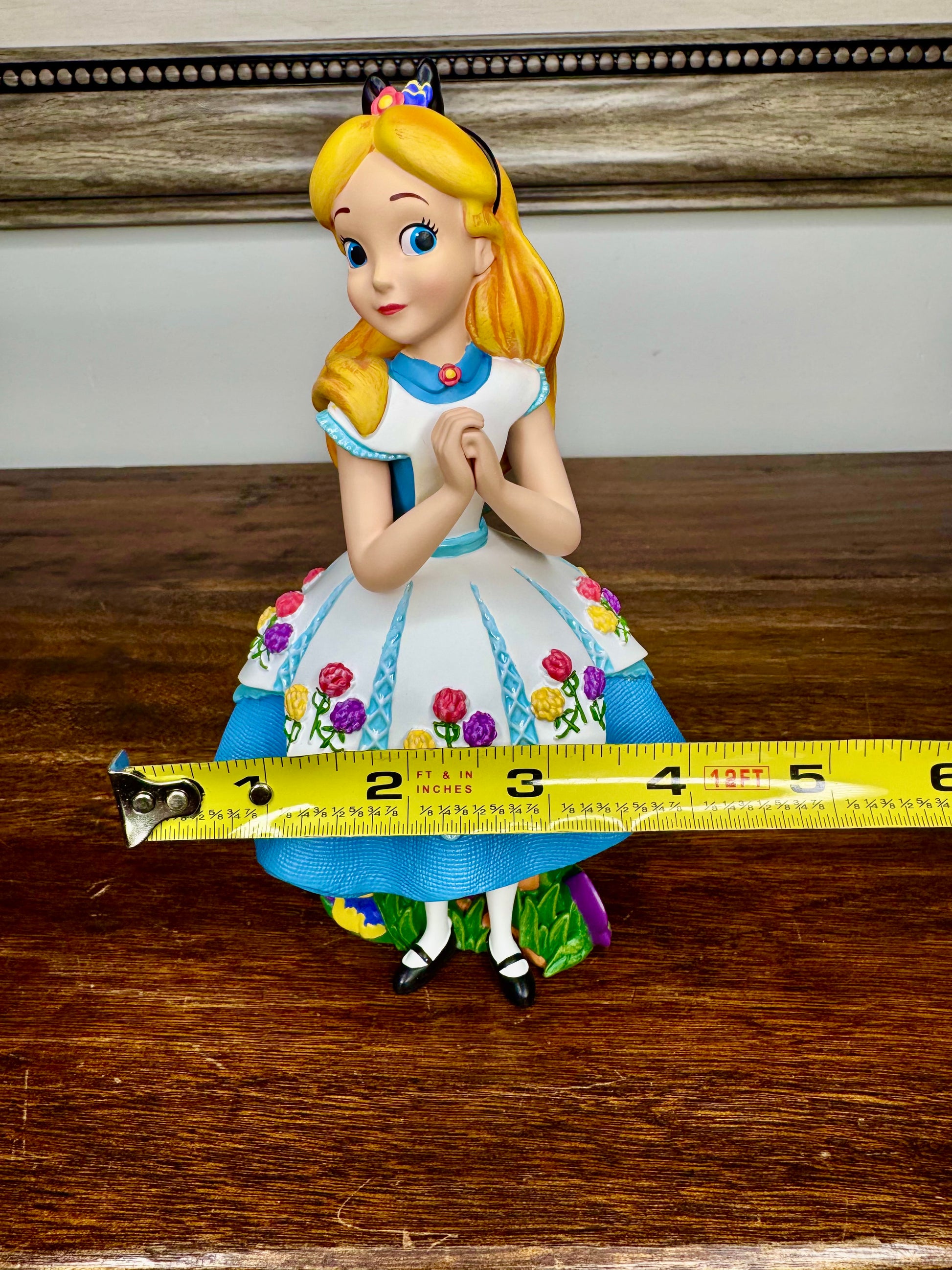 NIB Disney Showcase Alice in Wonderland Botanical Figurine