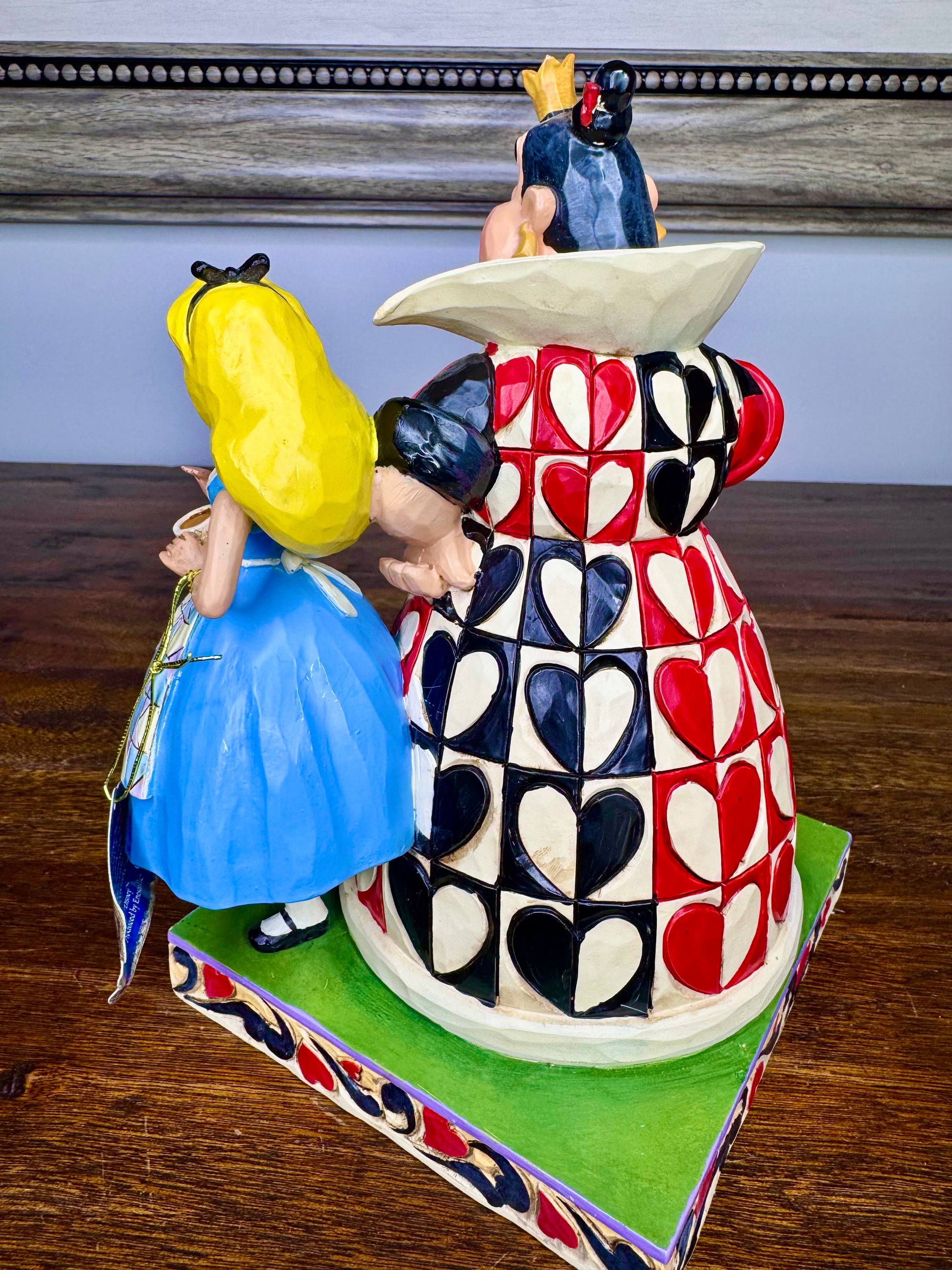 NIB Disney Showcase "Chaos and Curiosity" Alice and The Queen of Hearts Figurine