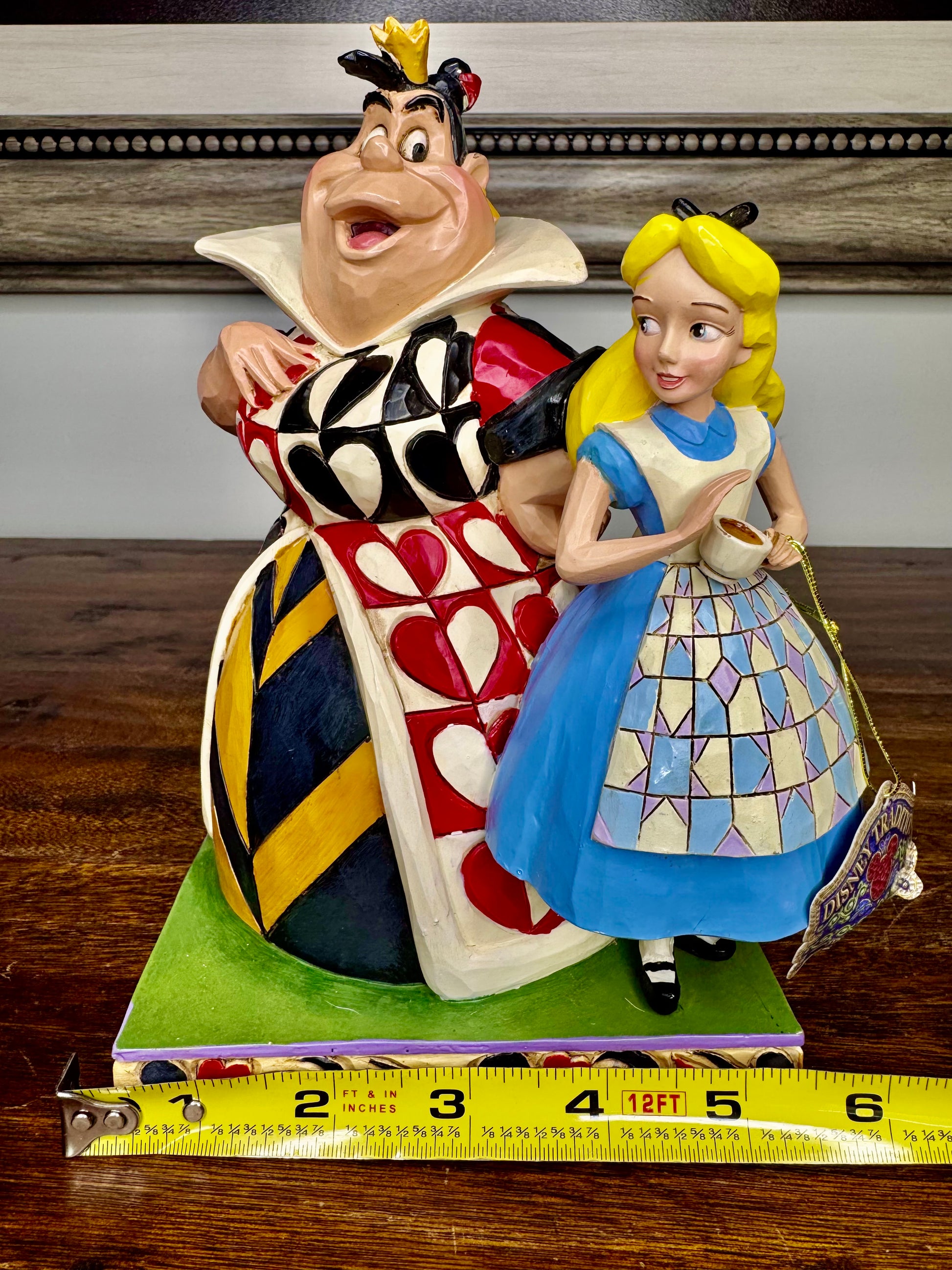 NIB Disney Showcase "Chaos and Curiosity" Alice and The Queen of Hearts Figurine