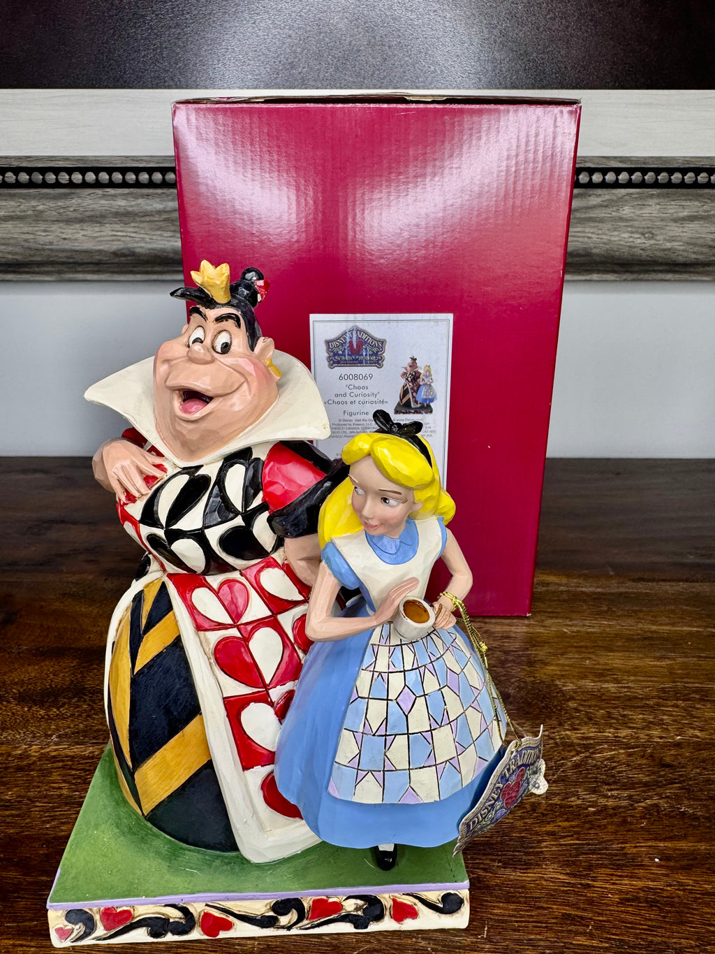 NIB Disney Showcase "Chaos and Curiosity" Alice and The Queen of Hearts Figurine