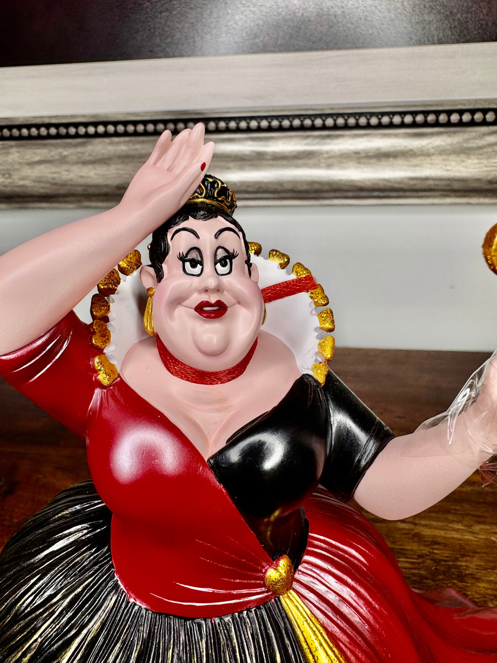 NIB Disney Showcase Queen of Hearts Figurine