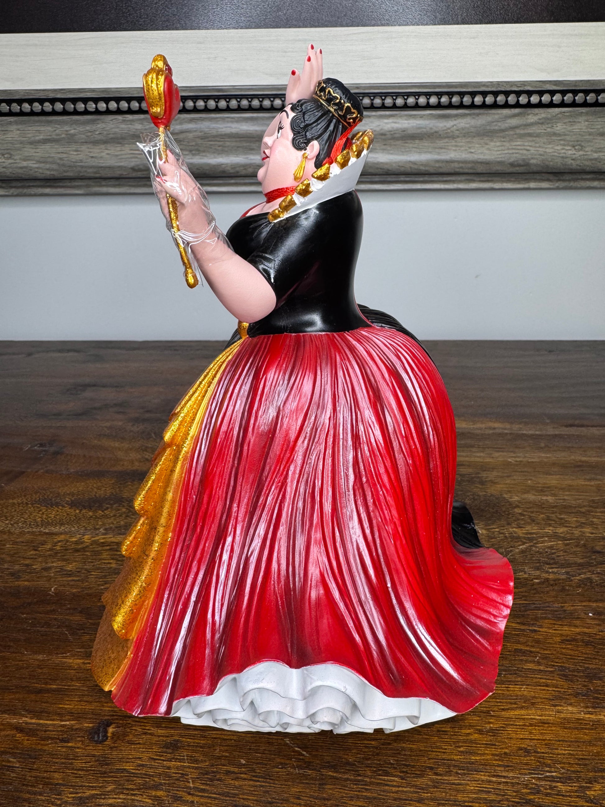 NIB Disney Showcase Queen of Hearts Figurine