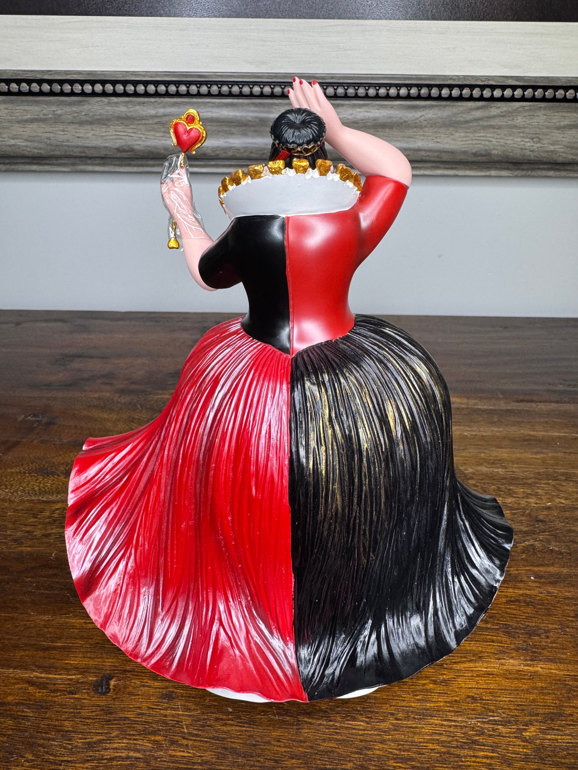 NIB Disney Showcase Queen of Hearts Figurine