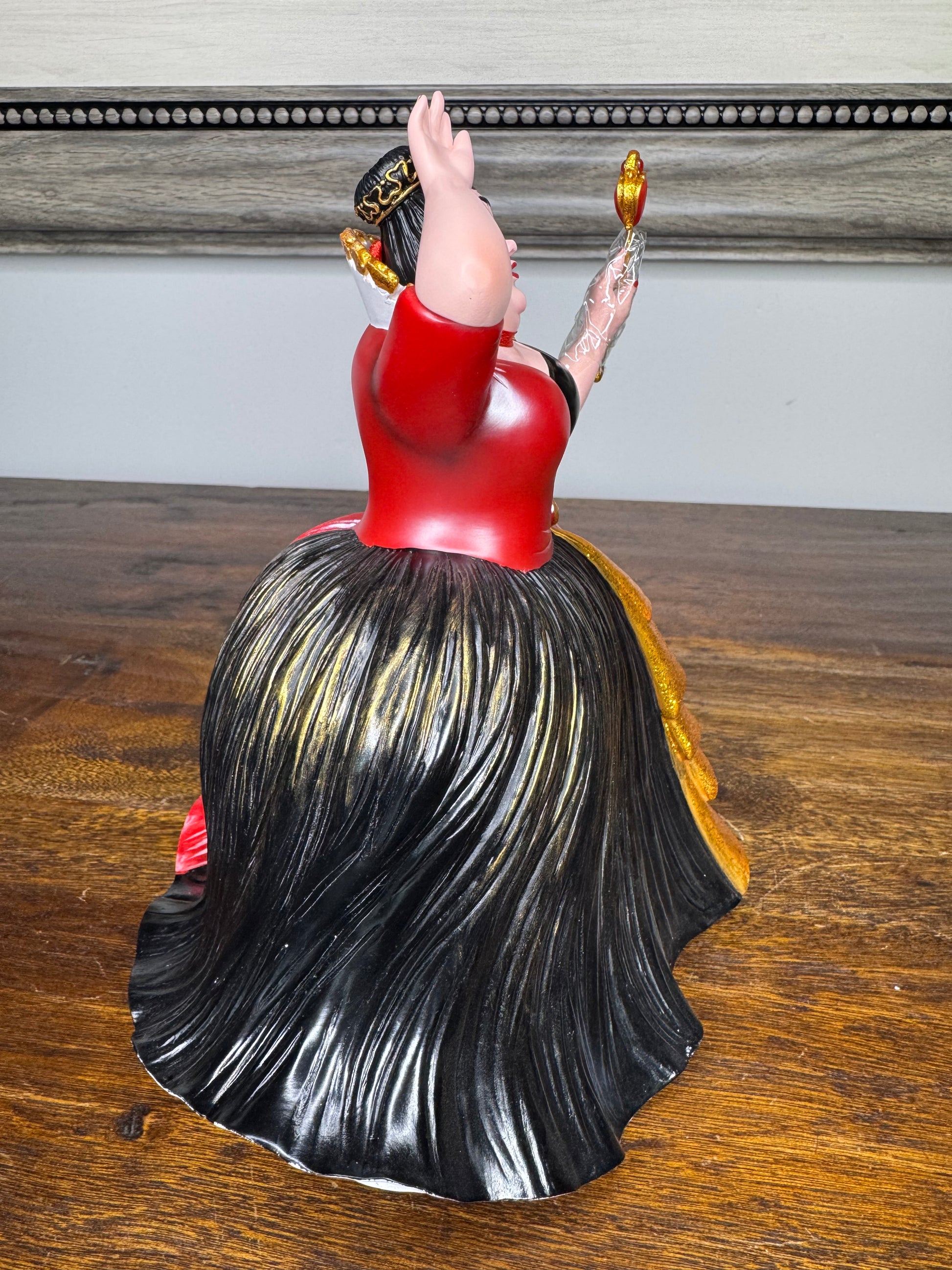 NIB Disney Showcase Queen of Hearts Figurine