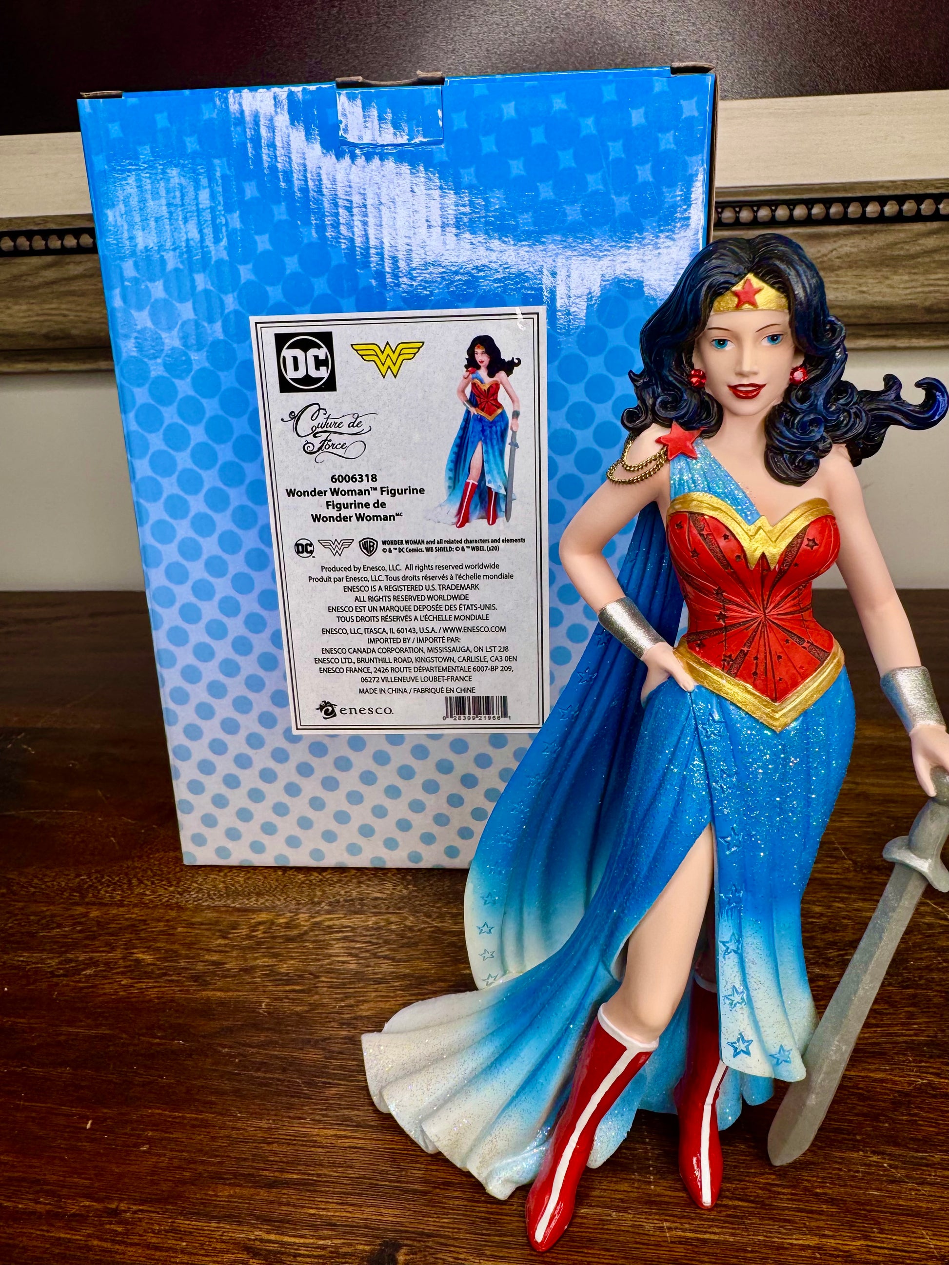 NIB Wonder Woman Couture de Force Figurine Studio Brands DC Comics